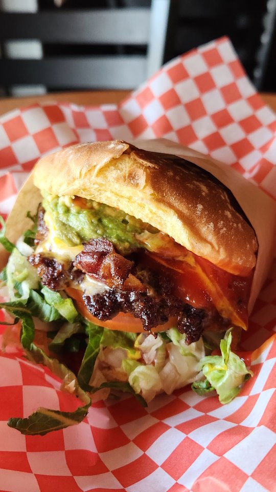 #fullertonca Peter's Gourmade Burgers's ABC Burger, so good with it's potato bun, Angus patty, and pitch perfect condiments - yum