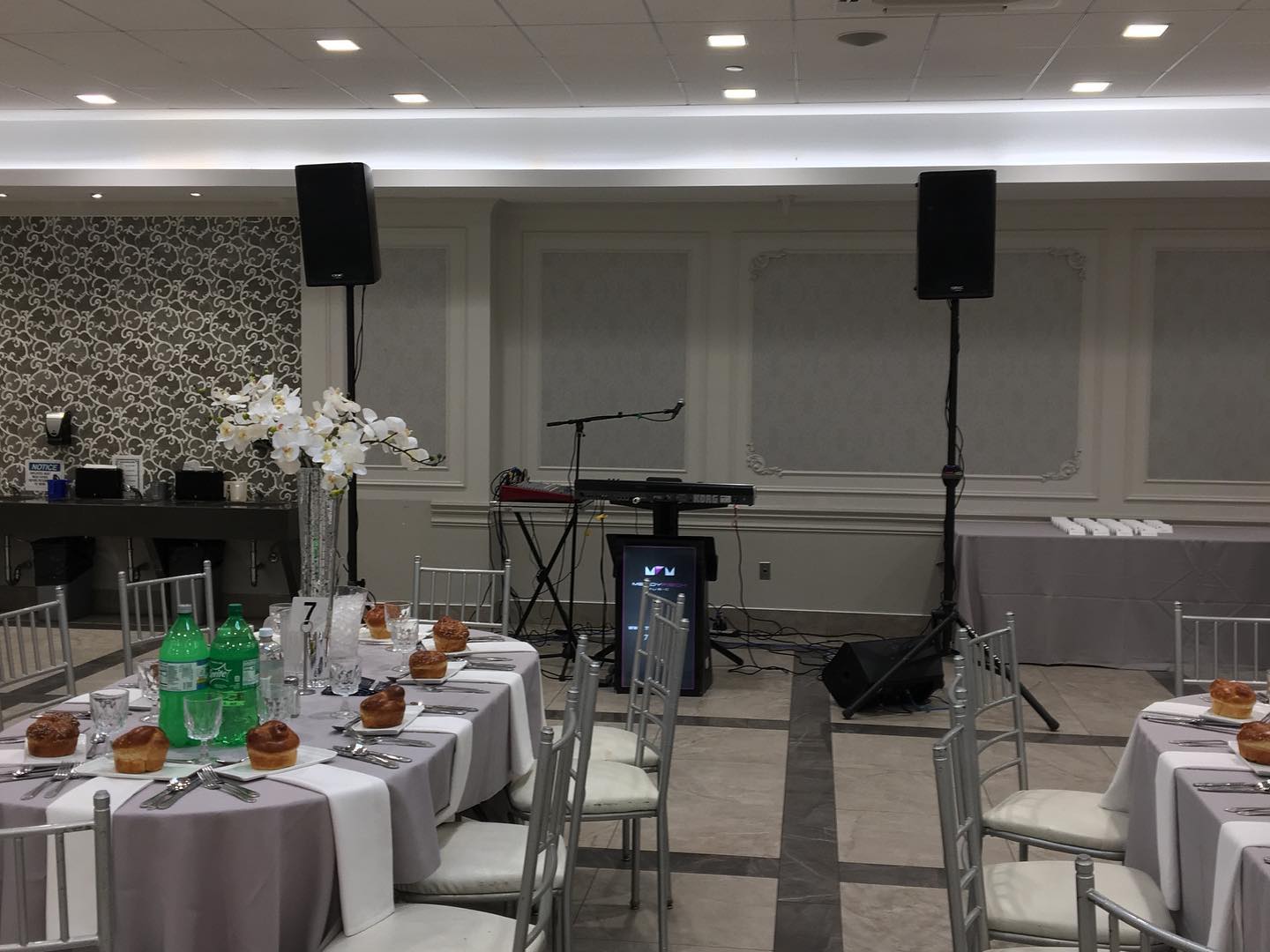 Back at it! Maybe I should just leave my equipment permanently set up at Chaim Berlin Hall 😂 #BarMitzvah #MazelTov
•
•
•
#JewishMusic #OneManBand #Jewish #Simcha #OnlySimchas #DJ #Pa3X #QSC #Allen&Heath #Shure #LagBomer #Weddings #Events #Frum #Heimish #BarMitzvah #BatMitzvah #SimchaSpot #YeshivaWorld #Matzav