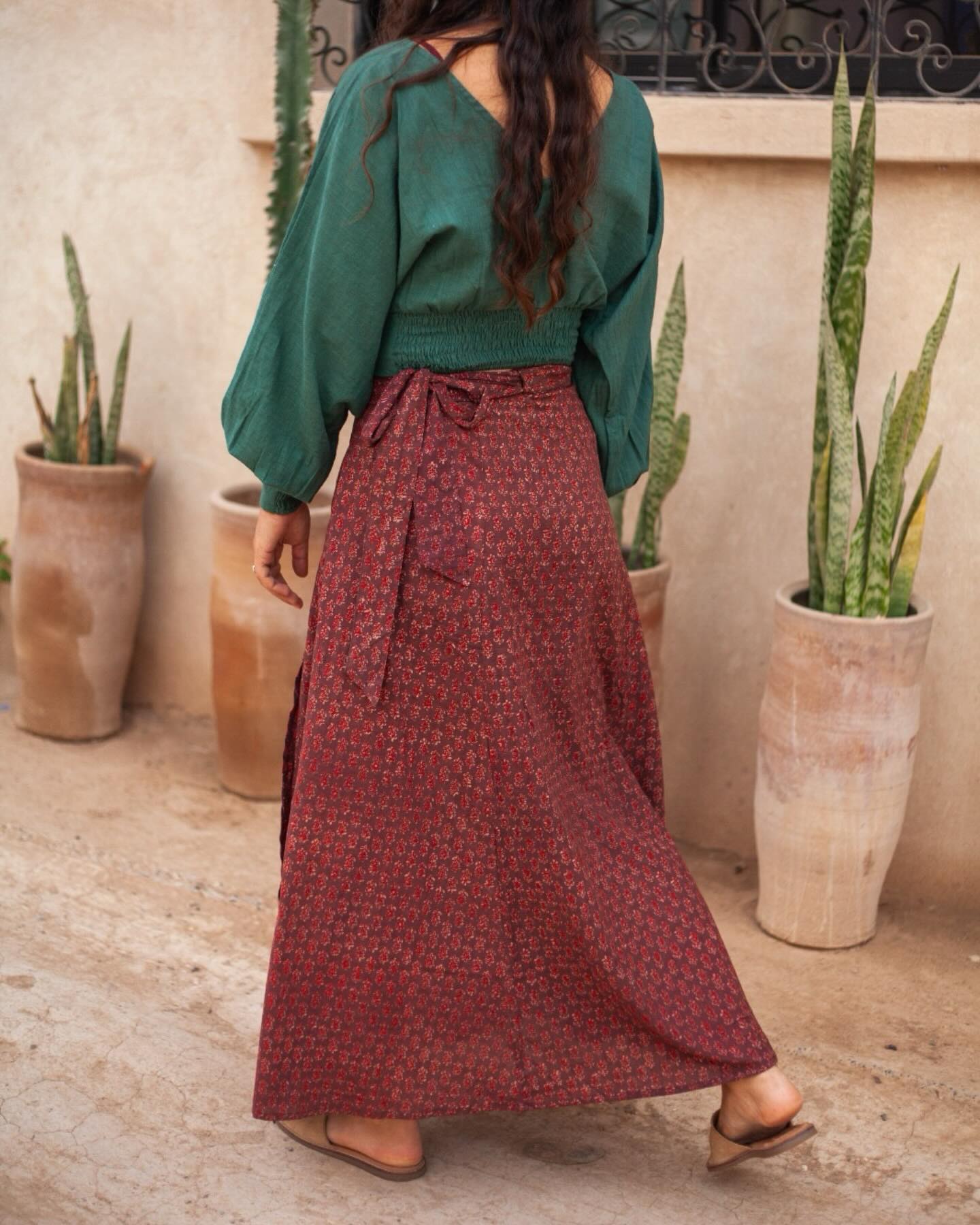 The Lisani Blouse. A timeless, beautiful basic that you can mix and match with ease. I especially love styling plain cotton with a printed piece, allowing both pieces to truly stand out. 💛
The Cinnamon Garden Wrap Skirt will be launching online soon. The other pieces you see here are already available online.
Worn by the lovely @christinegialamatzi ✨