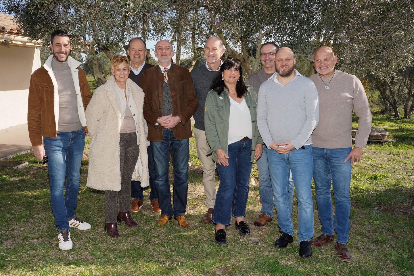 Aménagements structurants, économie et structuration : nous préparons le Lançon de demain.
Derrière cette photo, il y a du travail concret.
Des projets pensés sur le long terme.
Une vision claire : développer notre village sans le dénaturer.
✔️ Des aménagements qui améliorent le cadre de vie
✔️ Une structuration solide pour accompagner la croissance de la commune.
Rendez-vous le jeudi 5 mars à 19:00 à l’espace Antoine Toran pour venir échanger sur notre programme !
Le 15 mars, on continue.
#VivreLançon2026