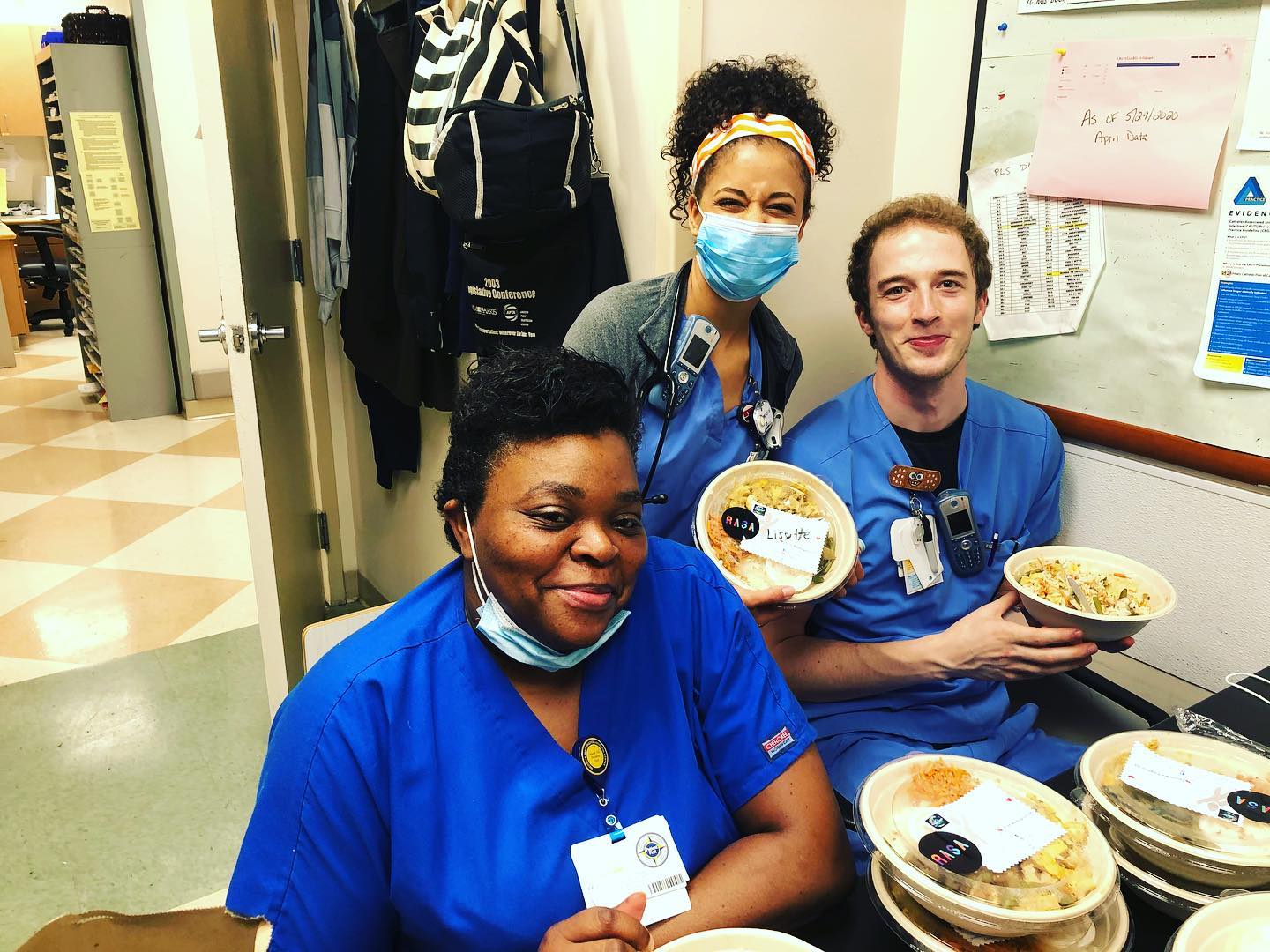 Wednesday’s dinner for our Heroes at Washington Hospital Center @medstarhealth. So grateful for all of you! •
•
Wednesday’s Meal Donation - 30 scrumptious Indian meal bowls from Rasa @rasa! •
•
#Coronavirus #COVID19 #ThanksHealthHeroes #HeroesOfCOVID #DC #WashingtonDC #WashingtonHospitalCenter #Frontline #Heroes #HealthcareHeroes #MedStar