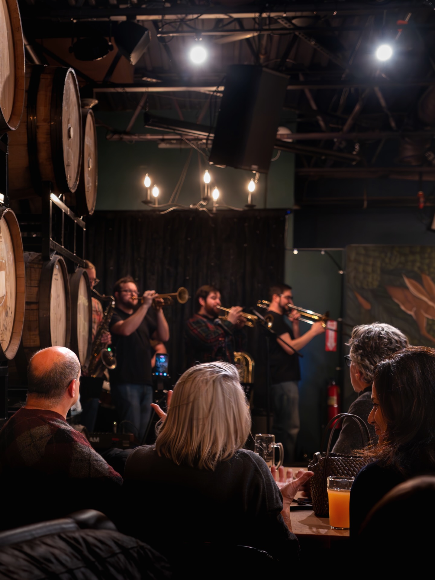 We had such a great time hosting @fatboisbrass this past Saturday - thank you to all who came to hang out, you guys brought the best vibes!
If you missed out on this show, don’t worry, we have plenty of other fantastic music nights coming up. Here’s our week ahead:
Wednesday
Trivia Night - signups 6:30pm, gameplay 7pm
@lospoblanosmexicangrill serves 4:30-8:30pm
Thursday
@catlinesmusic plays 6:30-9pm in the taproom (no tix required!)
@lospoblanosmexicangrill serves 4:30-8:30pm
Friday
The Loner: Brian Dolzani plays the music of Neil Young in the backspace: Doors 6:30pm // Show 7pm
(A few standing room tix still available - link in bio!)
@greek_crave serves 12:30-8:30pm
Saturday
@hitchandthegiddyup plays in the backspace 6:30-9pm - free to attend!
@greek_crave serves 12:30-8:30pm
Sunday
@greek_crave serves 12:30-6:30pm
#ctbreweries #ctlivemusic #ctmusic #ridgefieldct #nodhillbrewery