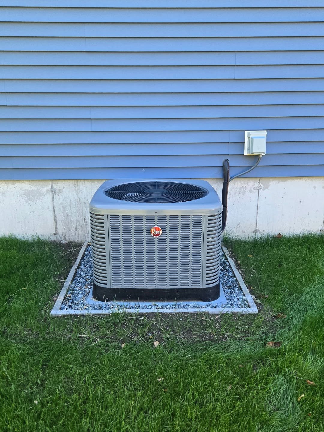 Although theres snow outside, warmer days are coming, Its never too early to think about your house's A/C system. Maybe you've wanted to upgrade it for years or maybe you dont have A/C. Either way we've got you covered. Give us a call today. 203-305-6453. Now scheduling spring tune-ups. DONT WAIT UNTIL ITS TOO LATE. ☀️⛱️
