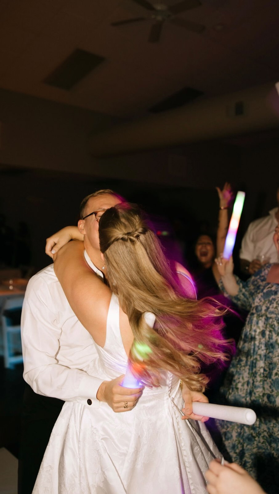 A party so good, even the coordinator couldn’t stay off the dance floor 🪩 An amazing night with The Day Of STL making it all flow seamlessly.
Also some love for our DJ, @kenynjames who brought the energy, the mixes, and the vibe that made the night unforgettable.
Reel Cover by @havenviolaphoto
#TheDayOfSTL #StLouisWeddings #STLCoordinator #StLouisWeddingPlanner #WeddingReceptionVibes #StLouisBride #MidwestWedding #MissouriWeddings #STLEvents #StLouisVendors