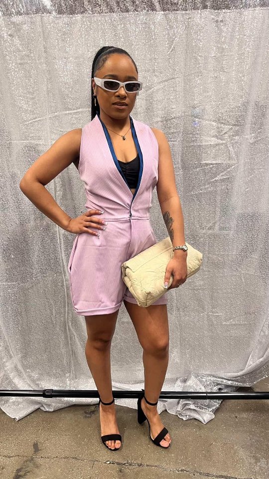 Let's #recap this past weekend!
Part 1: Future History Now @wearemortar
A greay way to kick off the day! Plus there were amazing panels with other design creatives, like @asha_ama to share their journeys.
- Show opener
- 8 looks encompassing ready-made and redesigned pieces ranging from casual to formal.
And a dash after the set was over to prep for part 2.
Part 2: @cincyoperayp Bacchanal - FUTUREGLOW
A party for the ages! With the opening performance by the talented @tifarabrown setting the tone, this was an event we'll remember.
- Second set of the show
- 5 looks, plus the one our designer wore. All encompassing and element of light and inner glow. Majority of the collection was made from redesigned and restructured pieces. Not all of them made it here yet. So stay tuned!
It was an honor to show alongside our fellow designers @me_by_lee
@chloe.elesheva and others!
Models 🙏🏽 @dime_themodel @nubi.queen @deangelamann @larico1015 @king314me_ @kingmanassehr @evanlipps @cece.themodel @christypcarson @teztheicon15 @thetianabrand
#doubleheader #amalinecollections
#circularfashion #amalinestyles