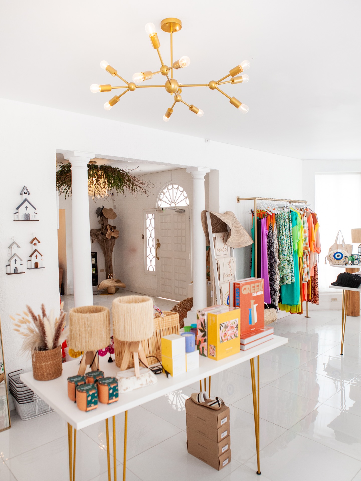 It’s a new week! It’s a new month!✨💞 And we are so excited to open our doors to you, with new energy and new arrivals! 😍
The perfect place to spend some time #ThePinkBuilding We can’t wait to see you soon!🥰🛍️🥂
#Locale #LocaleJamaica #CuratingCaribbeanCool #KerryMWH