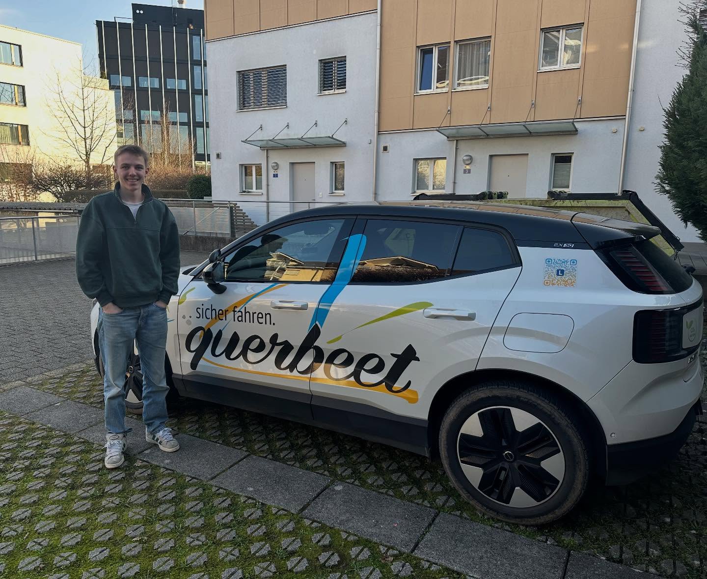 Gratulation @_sandro._ zur souverän bestandenen Prüfung. Du hast eine super Leistung abgeliefert.
Ich wünsche dir allzeit gute Fahrt und viel Freude beim Autofahren. 🚗🏁🥳🎉🍀🤩
#fahrschulerotkreuz #top #ausbildung #happy