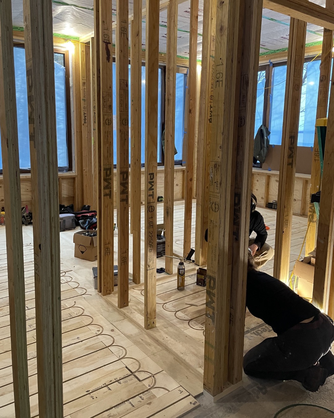 There’s nothing more efficient than building comfort directly into the foundation of a home.
Radiant floor heating is energy efficient, quiet, and especially ideal for bathrooms, kitchens, and lower levels where floors tend to feel cold. Planning for systems like this early in the build allows us to integrate it seamlessly into the finished space.
Builder: Sawteeth Carpentry
Architecture and Design: @truexCullins
Fenestrations: @northeasttradeservices
Windows and doors: @makrowin_eu
Siding: @deltamillworks