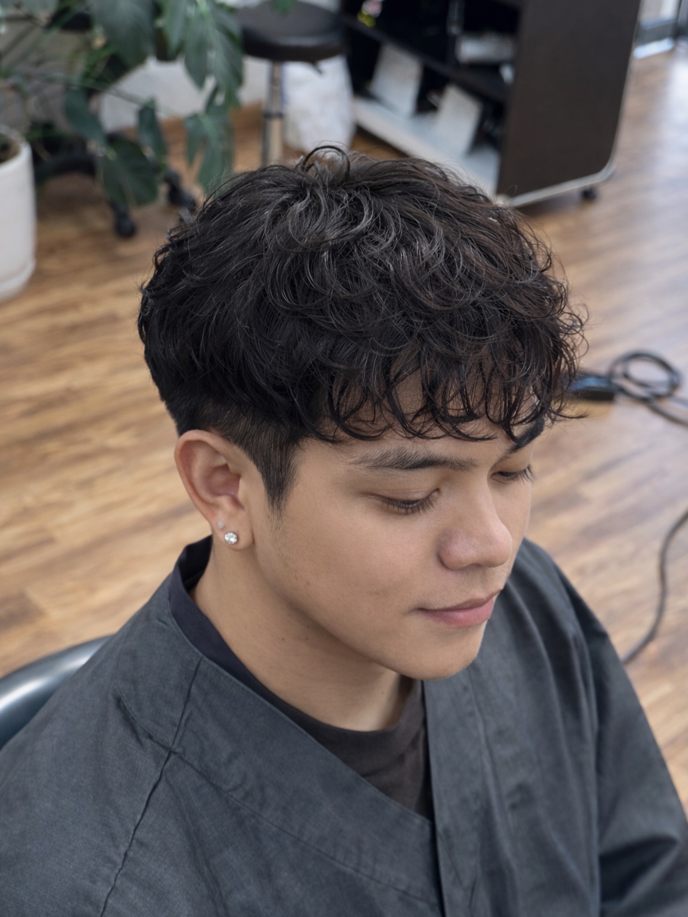 The Korean Shadow Perm.
Natural volume. Soft texture. Effortless movement.
The perfect perm for men who want stylish hair that still looks natural.
#shilohair#aucklandsalon#koreanhairstyle
#shadowperm#쉐도우펌