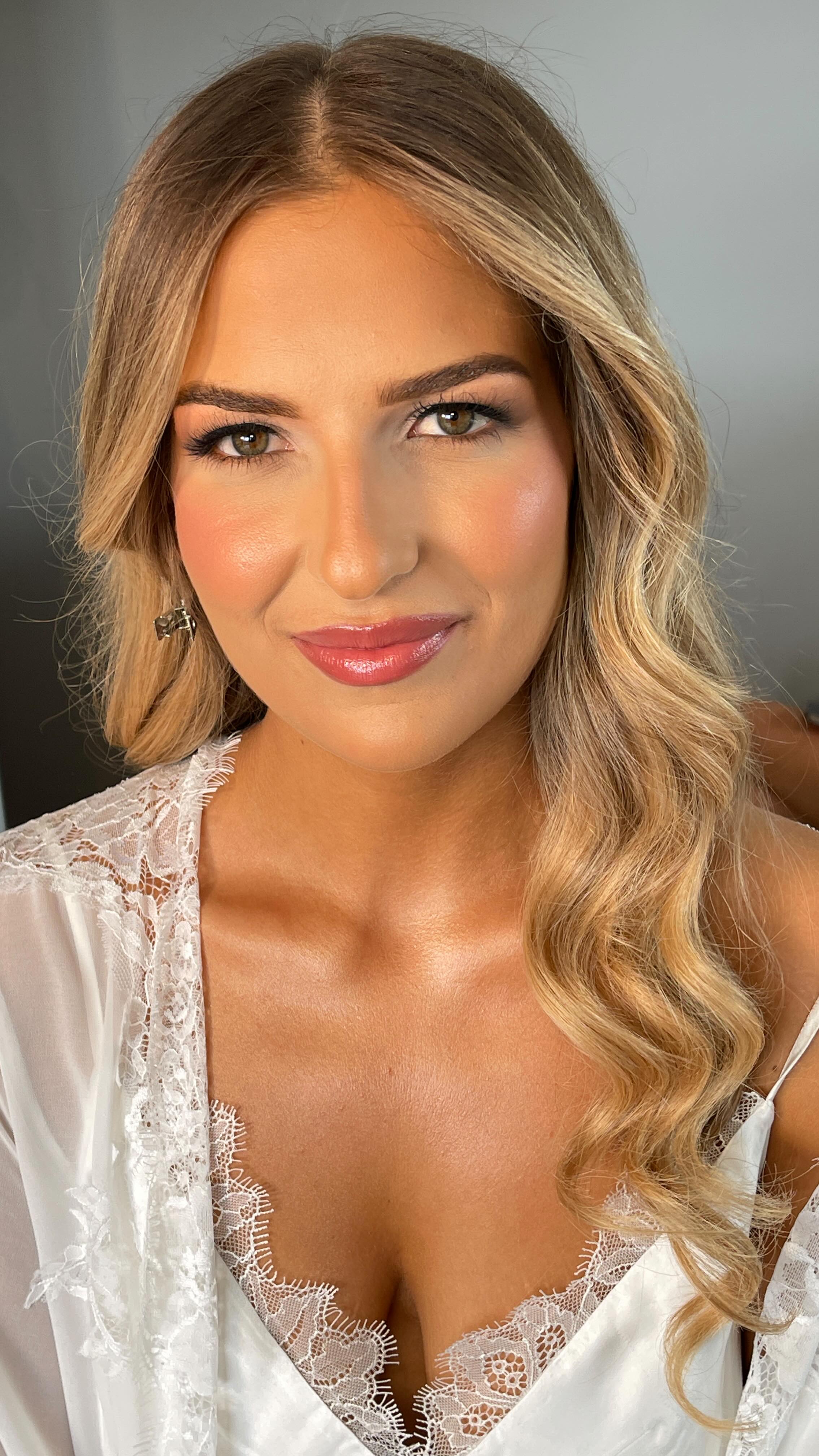 Olivia’s wedding 🤍💍
This day was so special to me. Liv has been such a beautiful client to me over the years and it was a privilege to get her ready for her big day! ✨
Makeup @angelamarshallartistry
Hair @katelilydressinghair