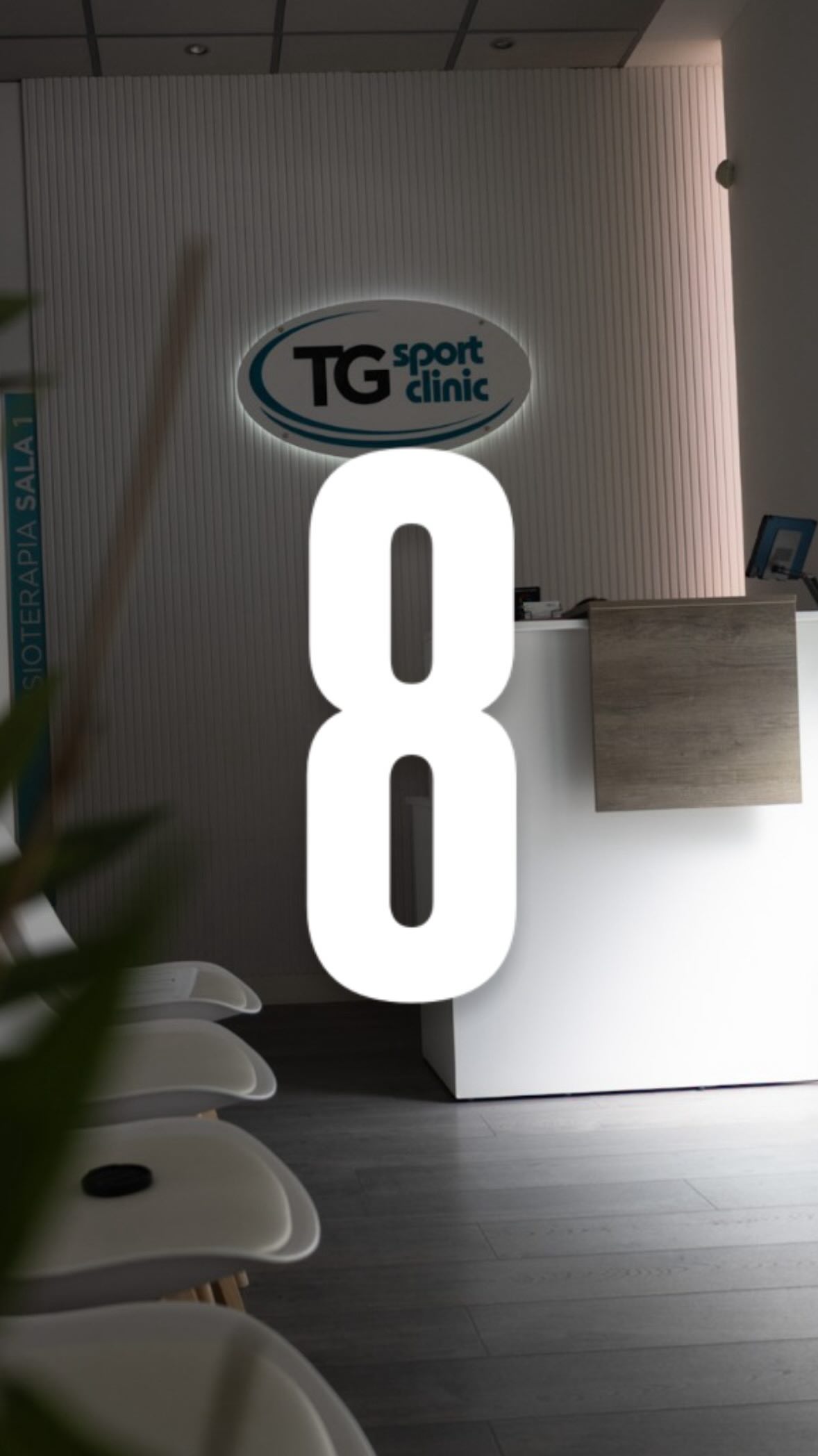 Gracias a todos los que habéis confiado en TG Sport Clinic durante estos ocho años.
Gracias por estar ahí día a día, por elegirnos, por recomendarnos y por dejarnos acompañaros en cada lesión, cada recuperación y cada objetivo.
Por vuestra paciencia, vuestra confianza y por formar parte de esta familia que hemos ido construyendo poco a poco.
Porque al final, más que una clínica, somos personas cuidando de personas… y sin vosotros nada de esto tendría sentido.
Seguimos con la misma ilusión del primer día, con ganas de seguir aprendiendo, mejorando y estando a vuestro lado muchos años más.
De corazón, gracias.
Nos vemos en la clínica y en el centro de entrenamiento.