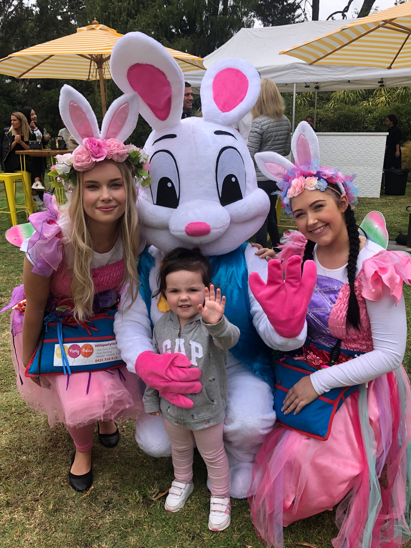 🐰✨ Meet the Easter Bunny and watch the magic come alive…
From excited waves to unforgettable photo moments, our Bunny brings joy, laughter and Easter magic straight to your special event.
Perfect for shopping centres, community celebrations and family Easter gatherings 🌷💛
Let us bring the magic to you this Easter.