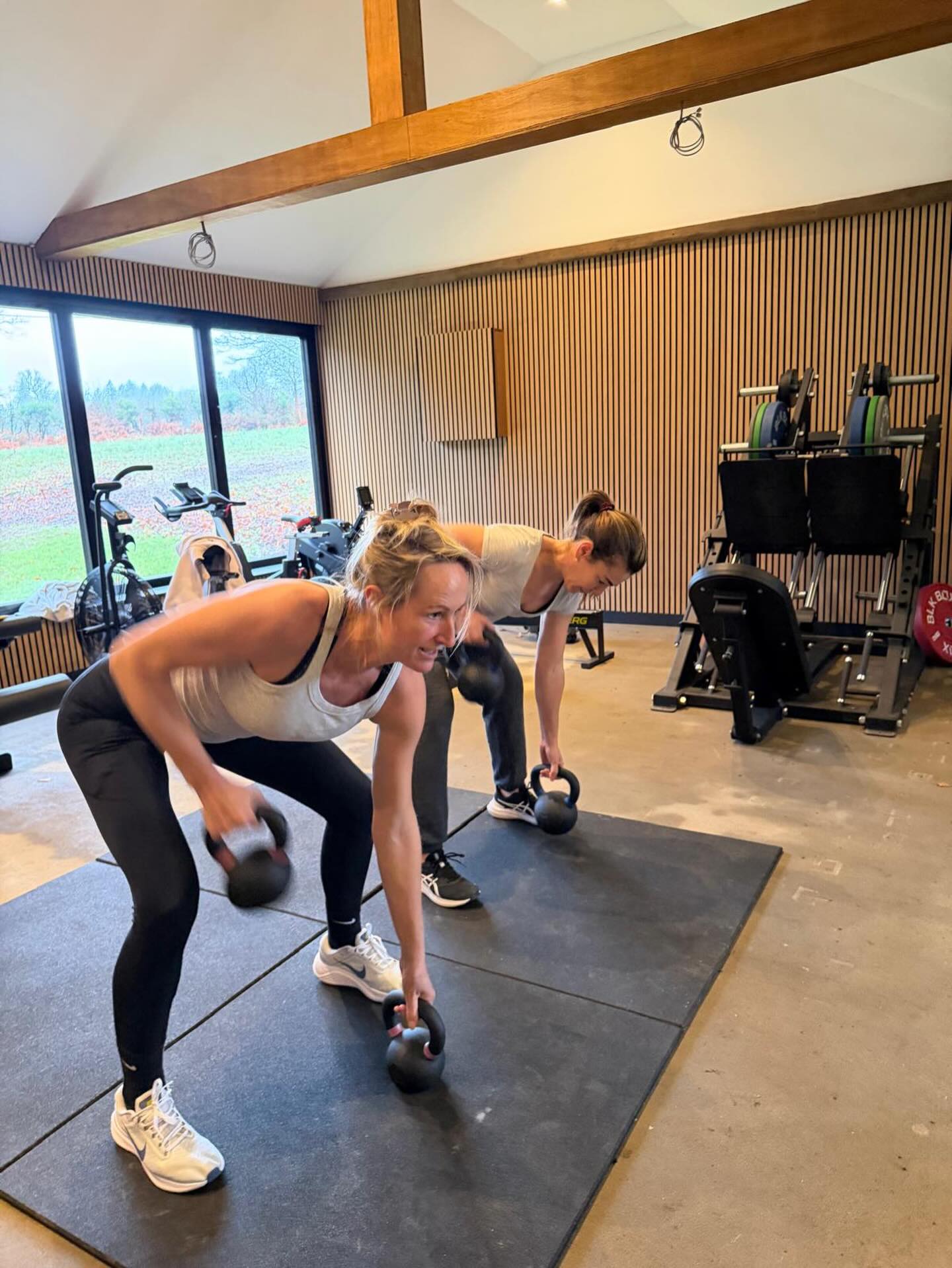 I’m opening up 5 coaching spaces for women aged 45–65 in The New Forest who want REAL results, without pain, punishment, or feeling broken the next day.
If you’re tired of Zumba, spin classes, or the latest workout fad…
If you’ve been working hard but those stubborn pounds STILL won’t shift…
Then one of these 5 spots is for you.
Train outdoors. Move with purpose. Feel like you again.
Here’s what you’ll gain:
• Confidence you can feel! Walk into each day stronger, lighter, and genuinely proud of your body
• Strength and functional fitness for later life! easier movement, better balance, fewer aches, and energy to enjoy the things you love
• A calmer, clearer mind! outdoor training helps reduce stress, lift your mood, and boost overall emotional wellbeing
• A simple, energising nutrition plan! finally know what to eat to lose weight, feel great, and avoid the overwhelm of dieting
If this sounds like what you’ve been searching for, comment “info” below and I’ll send you the details.
#womensfitness #womensfitnesscoach #fitnessthroughmenopause #menopause #exerciseinmenopause