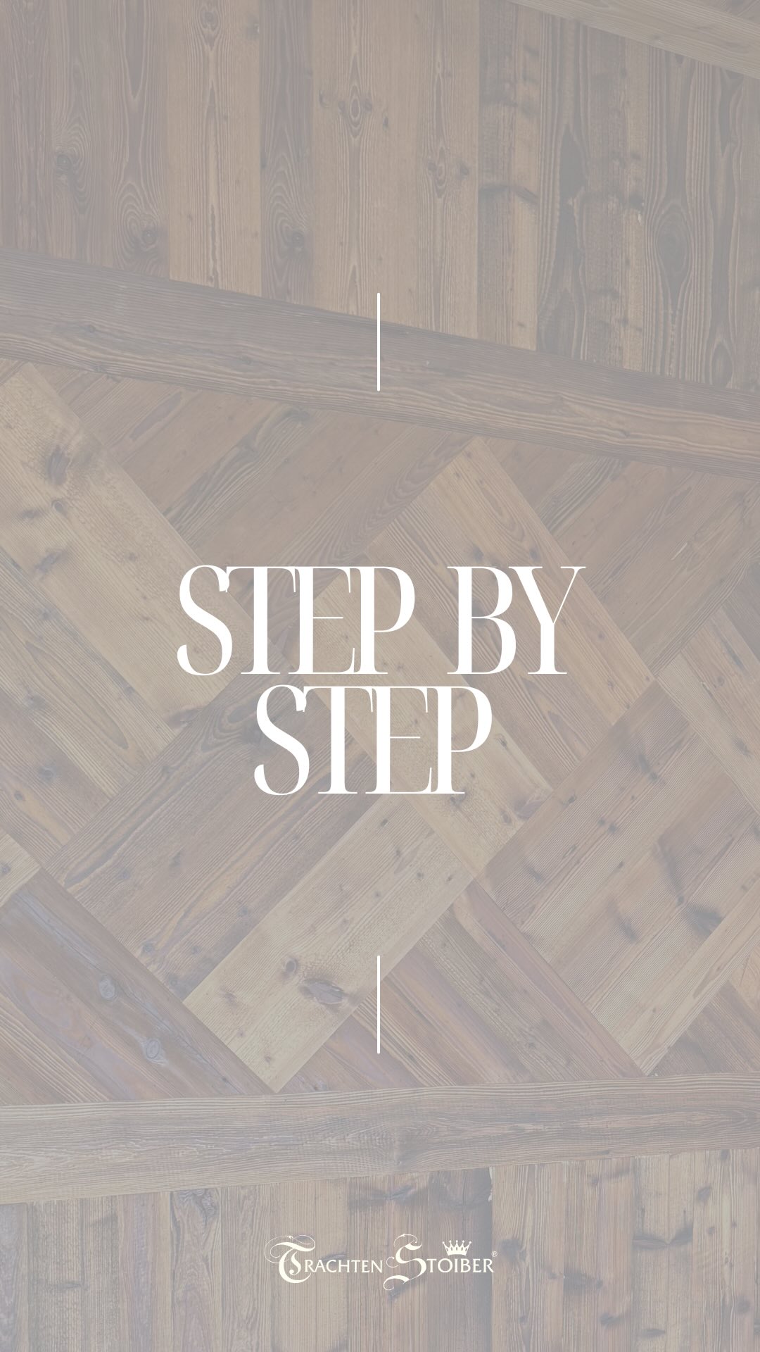 Manchmal braucht ein Look einfach seine Schritte.
Alltag.
Dirndl & Bluse.
Schuhe.
Jäckchen.
Und plötzlich fühlt sich alles komplett an.
Welcher Step macht für dich den größten Unterschied?