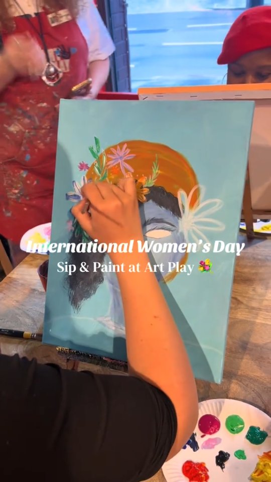 Celebrate international women's day with creativity, connection and a little painting 💐🎨
Women's day sip and paint at Art Play the 7th and 8th March. Follow the link in our profile to book your spot 🤗
#sipandpaintlondon #artplaylondon #artbar #artplay