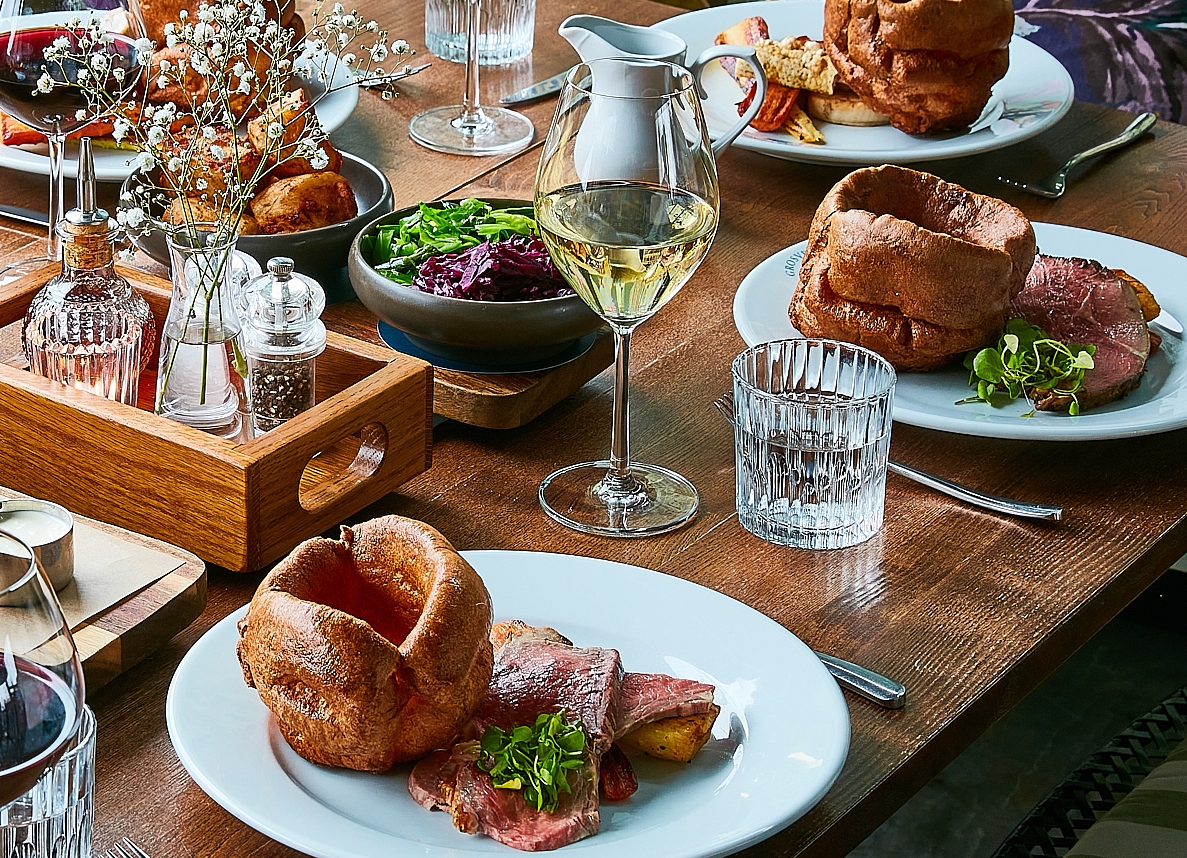 🌸 Celebrate Mother’s Day at The Kings Arms with our Signature Mother's Day Menu
Join us this Mother’s Day Weekend for delicious food, central spot for exploring, and a day to celebrate Mum. Next Sunday, 15th March, we'll be serving up our Signature Mother’s Day Menu, featuring classic favourites and specially crafted dishes, including hearty roast dinners with all the trimmings, seasonal starters, and indulgent desserts.
Evening diners can also save, with kids’ meals for £1 and complimentary Prosecco for groups of 4+.
Relax in our warm and beautifully botanically decorated Menagerie, gather with family and friends, and make the day truly special.
Reservations strongly recommended. Visit our website for more information – see link in bio or visit
www.thekingsarmsegham.co.uk