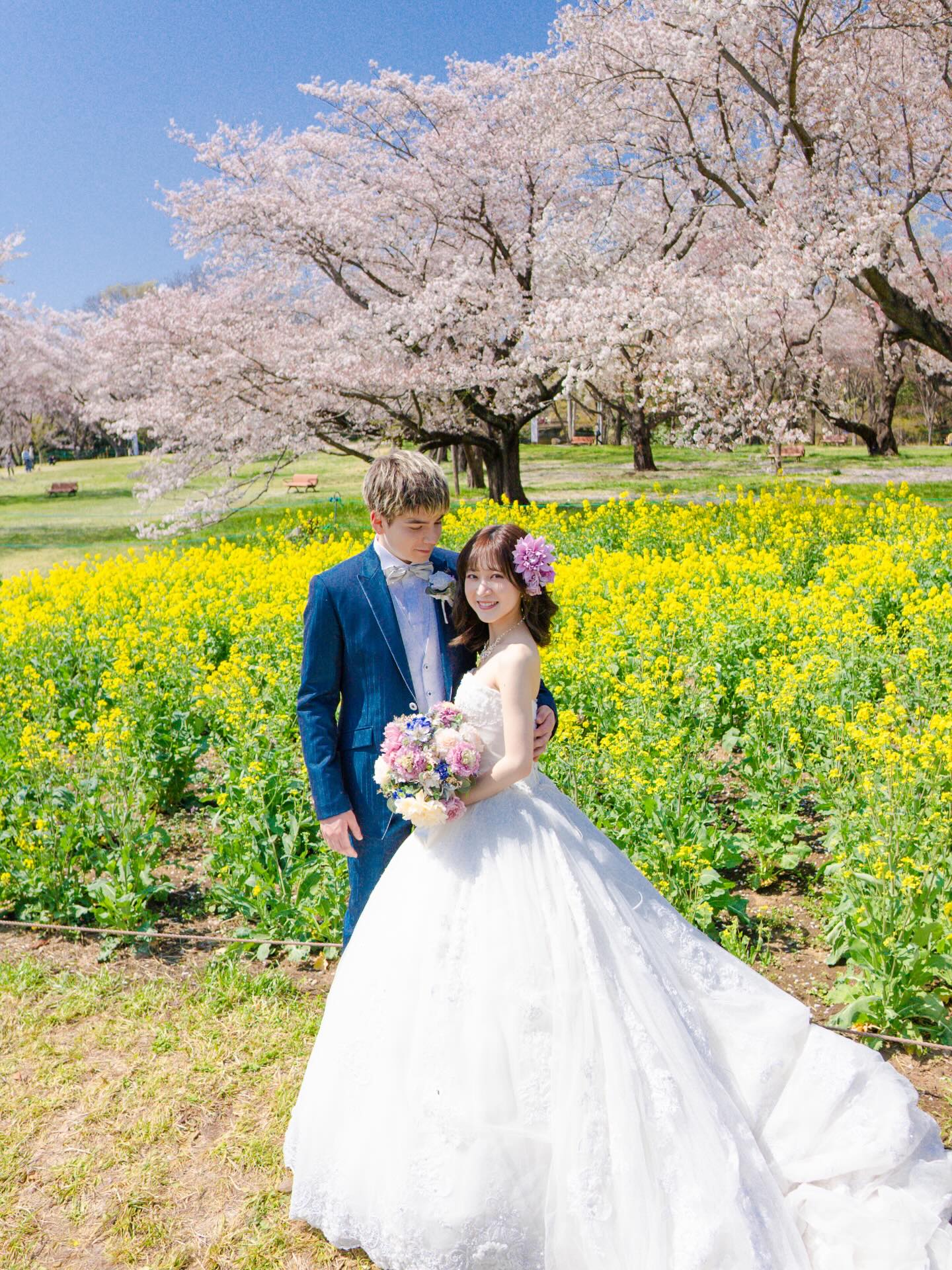 .
桜フォト🌸
満開の桜と一緒に特別な一日を残しませんか?💕
桜だけでなく菜の花も一緒に撮影を楽しめます☺️
ーーーーーーーーーーーーーーー
セレス立川ラヴィ
📞042-527-1122
#セレス立川ラヴィ #立川フォトスタジオ
#フォト婚 #ウェディングフォト#ウェディング