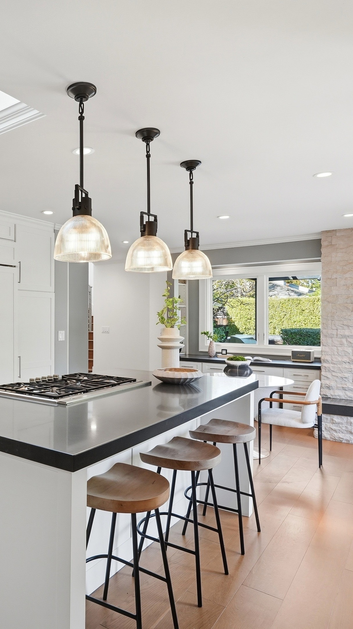 āØļø One Take Reel featuring 1525 Dana Ave! āØļø
š Listed by @realalexwang and Yao Li | @rainmakerrealestate
š„ @evokemedia.re
#bayareahomes #sanjosehomes #paloaltohomes #siliconvalleyrealestate #bayarearealestatephotographer