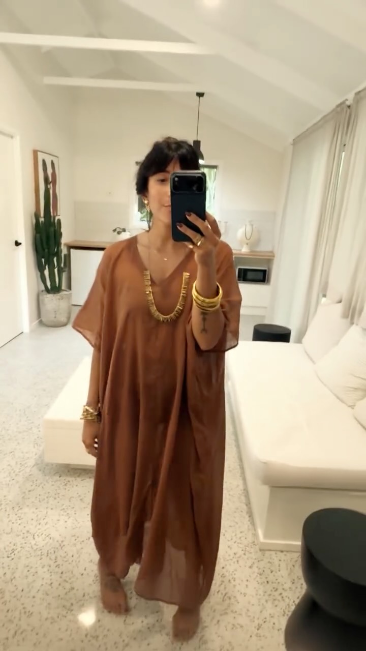 Garments that feel like home.
That move with you.
Terracotta and sage carry that earth energy —
#chandracollections #slowfashion #bohemianluxury #organiccoton #earthtones