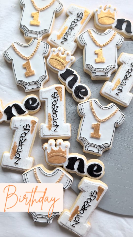 One-derful? Nope… Notorious ONE 😎🎤🔥
Celebrating ONE in the most iconic way; Big style. Big attitude. Big first birthday.
Thank you for choosing to BAKE & CREATE with me✨
#firstbirthday #firstbirthdaycookies #firstbirthdaytheme #notoriousone #notoriousonebirthday
