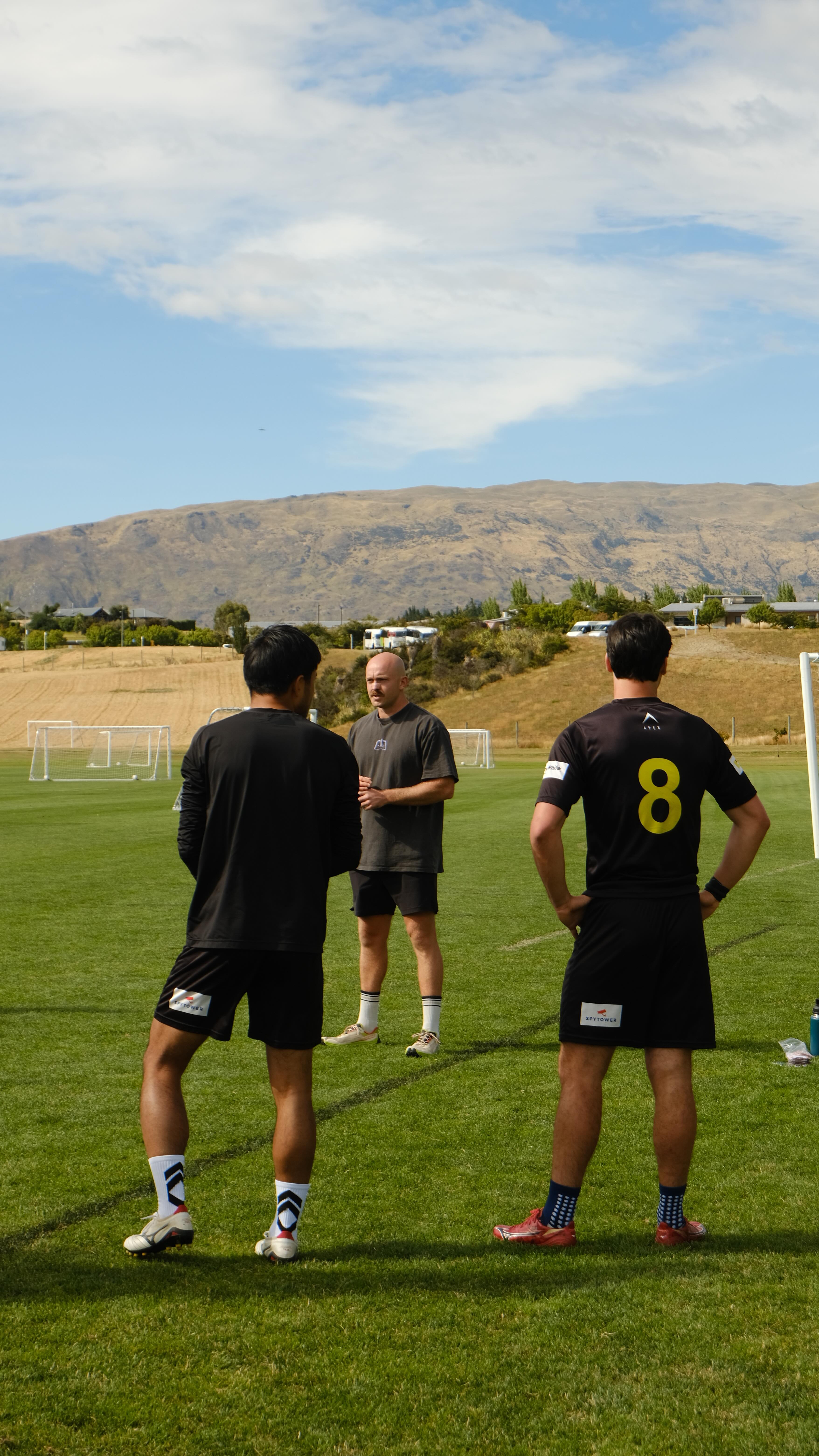 Pre-season isn’t just legs and shooting practice, it’s how well you can recover and go again.
Big credit to the Wānaka footy athletes for buying into breath training.
If what stands between you fading late game or having the extra capacity to run the wing and finish the job is your breath capacity, what are you choosing?
#lunglab #wanakafootball #performancebreathing
wanaka football club, pre season football training, breathwork for athletes, performance breathing training, breath control for sport, recovery breathing technique, nasal breathing for performance, endurance breathing training, sports breathwork nz, lung lab wanaka