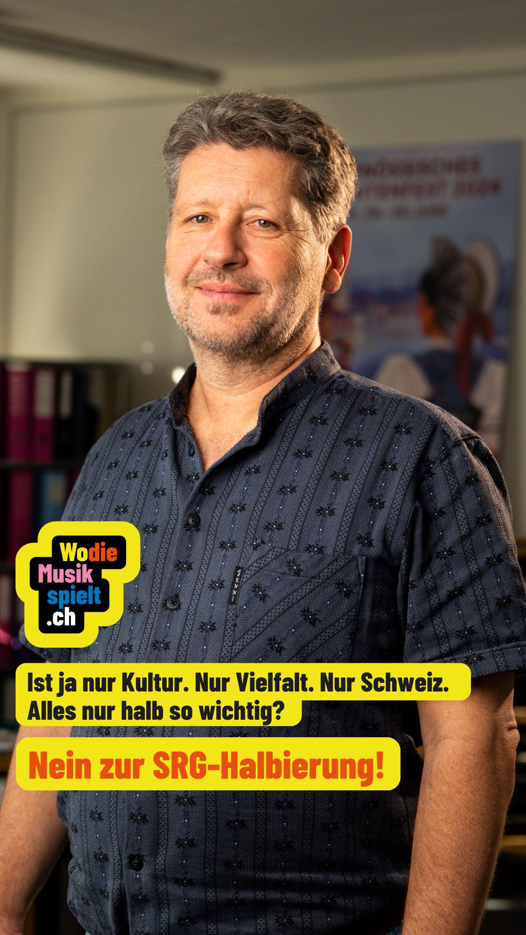 Quotendruck zerstört, was Zeit braucht.
Johannes Schmid-Kunz warnt davor, dass Einschaltquoten schon heute viele Kultursendungen verdrängt haben. Weniger Mittel erhöhen diesen Druck weiter – mit fatalen Folgen für Volkskulturformate.
Was dabei verloren geht, ist mehr als eine Sendung.
Es ist das Engagement von Vereinen, Organisationen und Ehrenamtlichen, die unsere Volkskultur mit Herzblut tragen.
🗳️ Nein zur SRG-Halbierungsinitiative.
#NEINHalbierungsinitiative
#NONInitiativeSSR
#NOiniziativaSSR