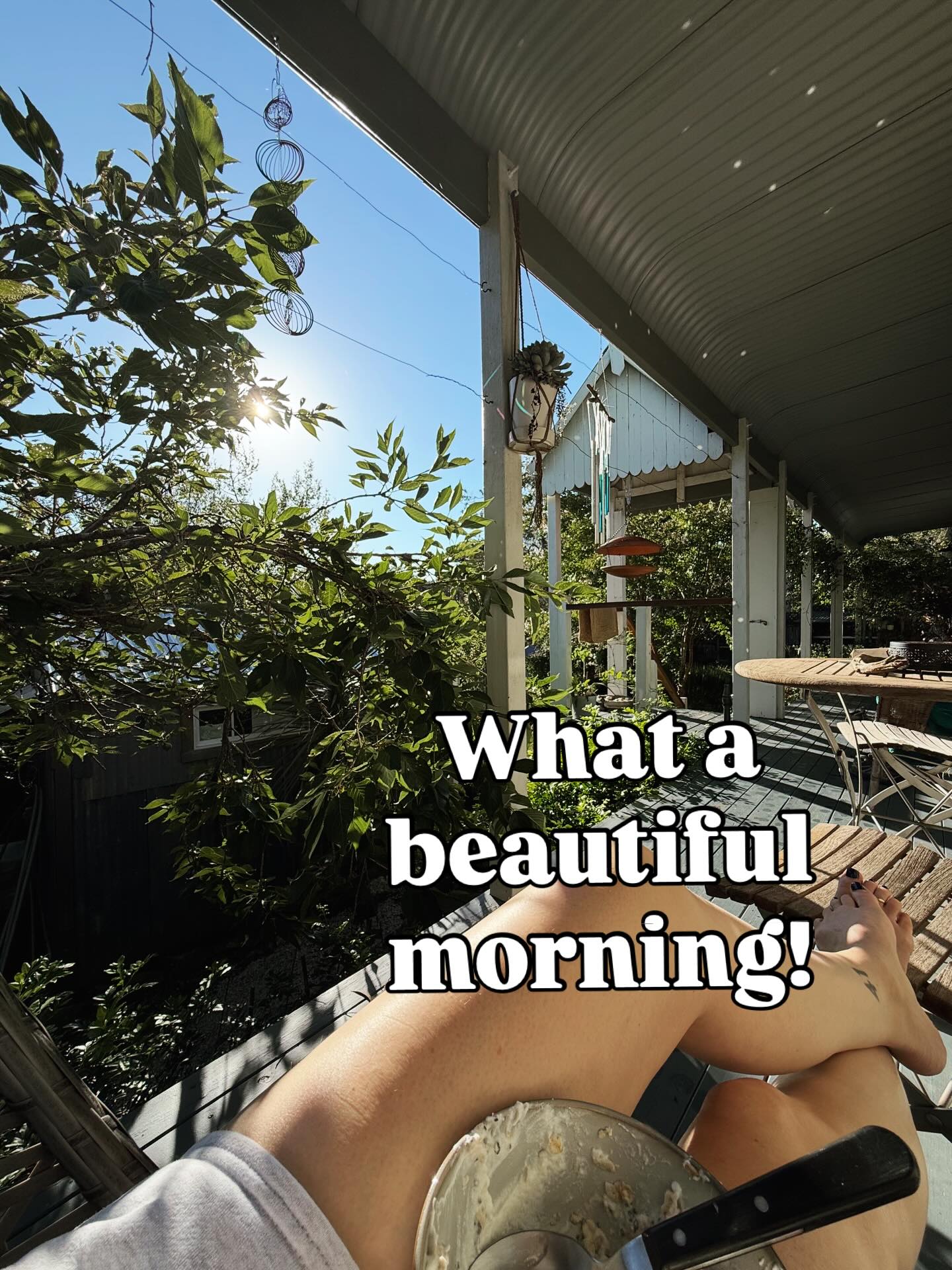 Taking a slow breakfast moment in the sunshine. ✨🌞
