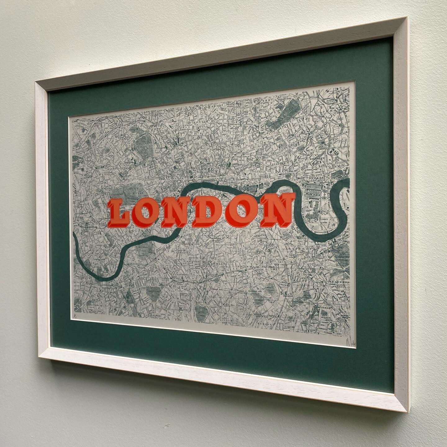 This land. Frame moulding supplied to us by Avon Framing Supplies.
#london
#avonpicturemoldings
#wellingtonframers
#newzealandframers