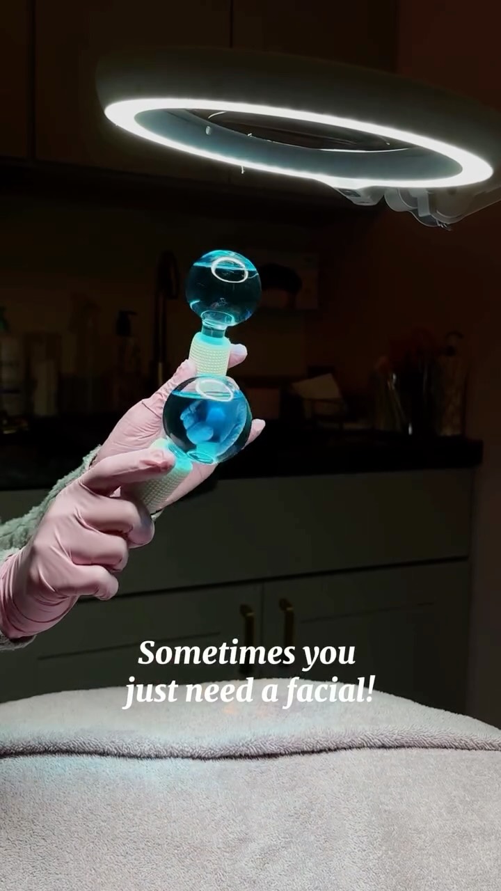 A little sneak peek into our custom facial โจ Sometimes your skin just needs a reset
#esthetician #denveresthetician #denvermedspa #facial #reels