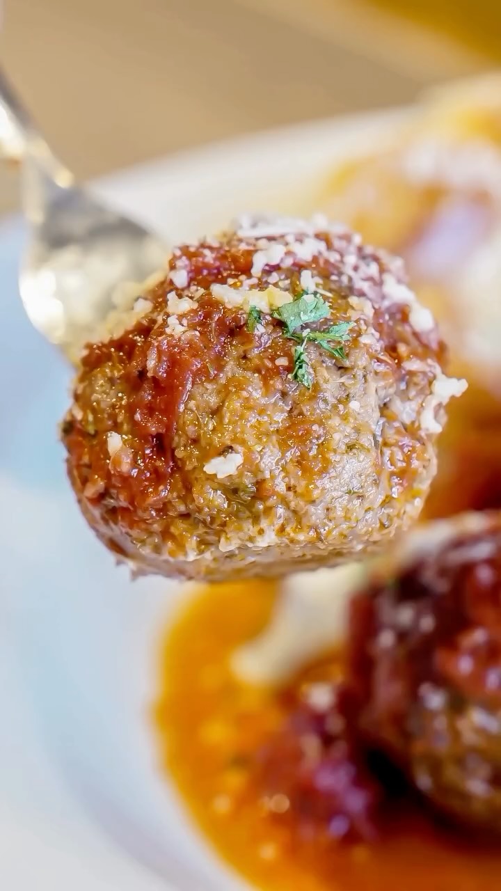 Itโs National Meatball Day! ๐๐ฅ Celebrate with GAPCoโs handmade meatballs, oven fresh and topped with mozzarella, parmesan, and marinara. Even better with a side of garlic knots.
Order now โ gapc.co
.
.
.
#greenvilleavenuepizzacompany #gapc #pizzaislife #pizzalover #pizzalovers DallasTexas PizzaSlayer PizzaCompany