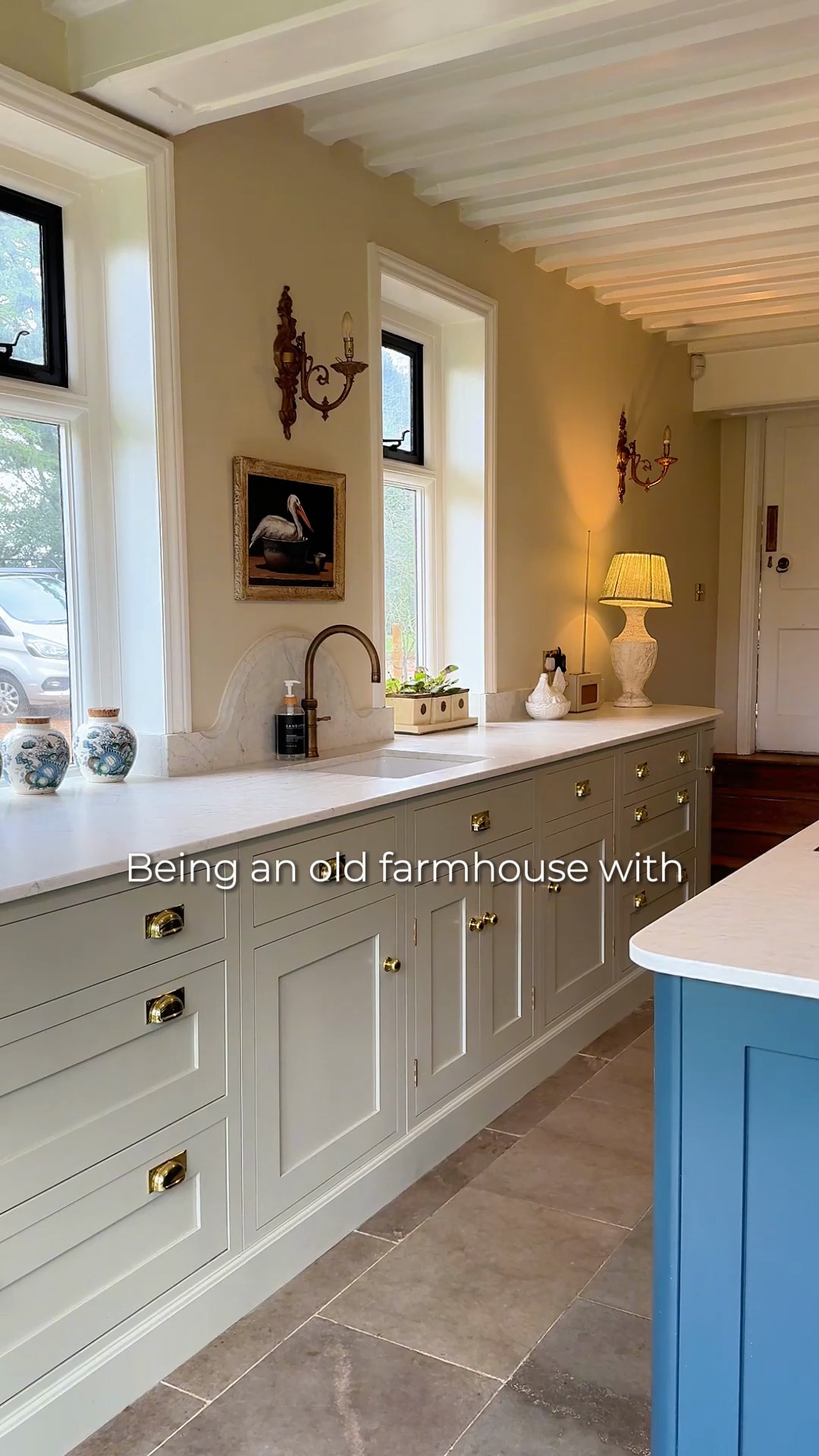 Choosing the right colour palette is more complex than it seems. A tone that feels perfect on a small sample can behave very differently once it lives on a larger surface. It’s one of those design moments where experience (and a bit of color obsession) really helps. And helping with moments like this is exactly what we’re here for. #BespokeDesign #KitchenInspo #InteriorDesign #ModernLiving