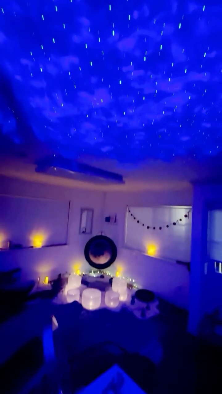 Sound baths of all sizes and my favorites are the more intimate groups. For over a year now, I’ve had the pleasure to partner with @houseofchi.la (Brigita) combining sound and acupuncture! We love seeing the energetic transformation of our guests. I like to call it the supersonic glow! Reach out to be placed on the waitlist for our next session!
🎶💕🛁✨
#soundbath #acupuncture #selfcare #energymedicine #soundhealing