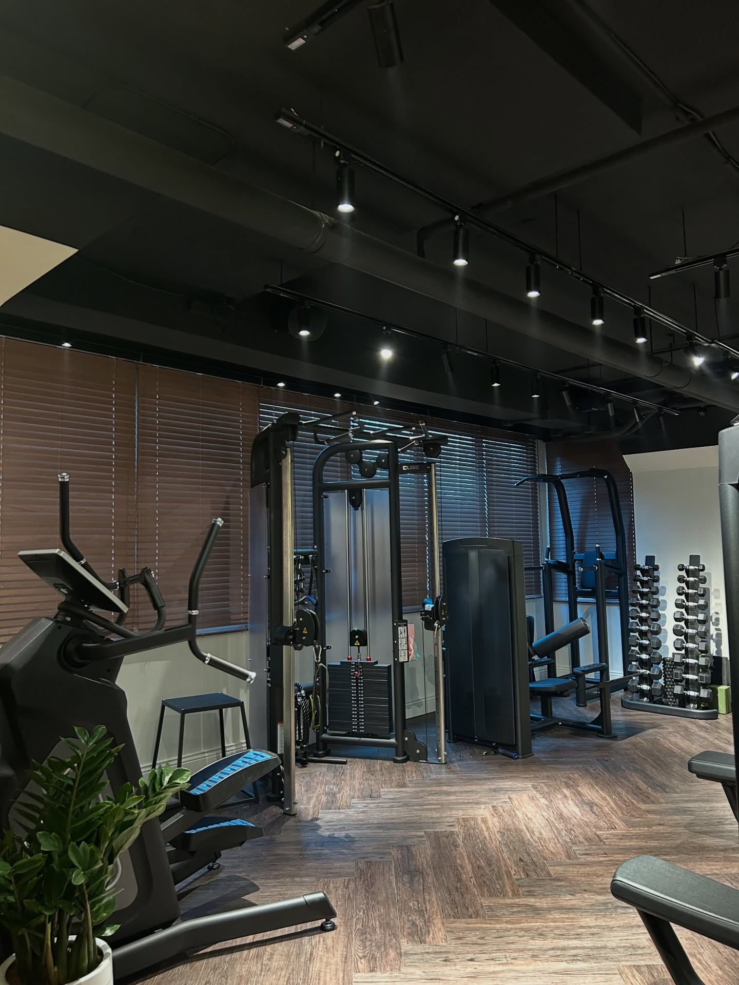 REPS 提供健身室創業一站式服務
✅室內裝修設計
✅免費上門度尺 3D FloorPlan 模擬圖
✅健身器材顏色訂製 Logo訂製
✅無憂售後保養
一站式服務•多年行業經驗•助你節省時間•減少開業煩惱