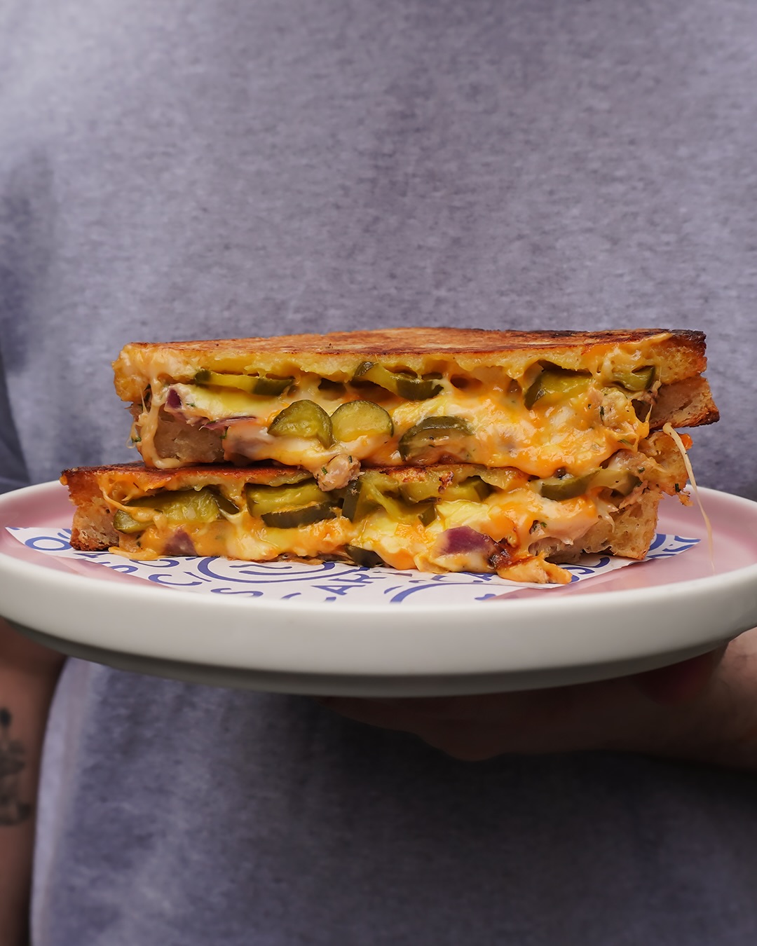 We are super stoked to say the NEW MENU starts today at Oscar’s 🥳 here are our new toasties (but don’t worry, the Kimcheese isn’t going anywhere 😜) ⬇️⬇️
TUNA MELT 🩵 tuna salad, red Leicester, mozzarella, red onion, pickled gherkins, dill
VEGAN MEATBALL ❤️ vegan meatballs, red sauce, walnut and basil pesto
LADYWELL B. M. T 🩷 prosciutto, coppa, salami, Swiss cheese, shrettuce, red onion, sliced tomato grinder mayo
We’ve been working on these for a while & are so excited to finally have them available for you all!