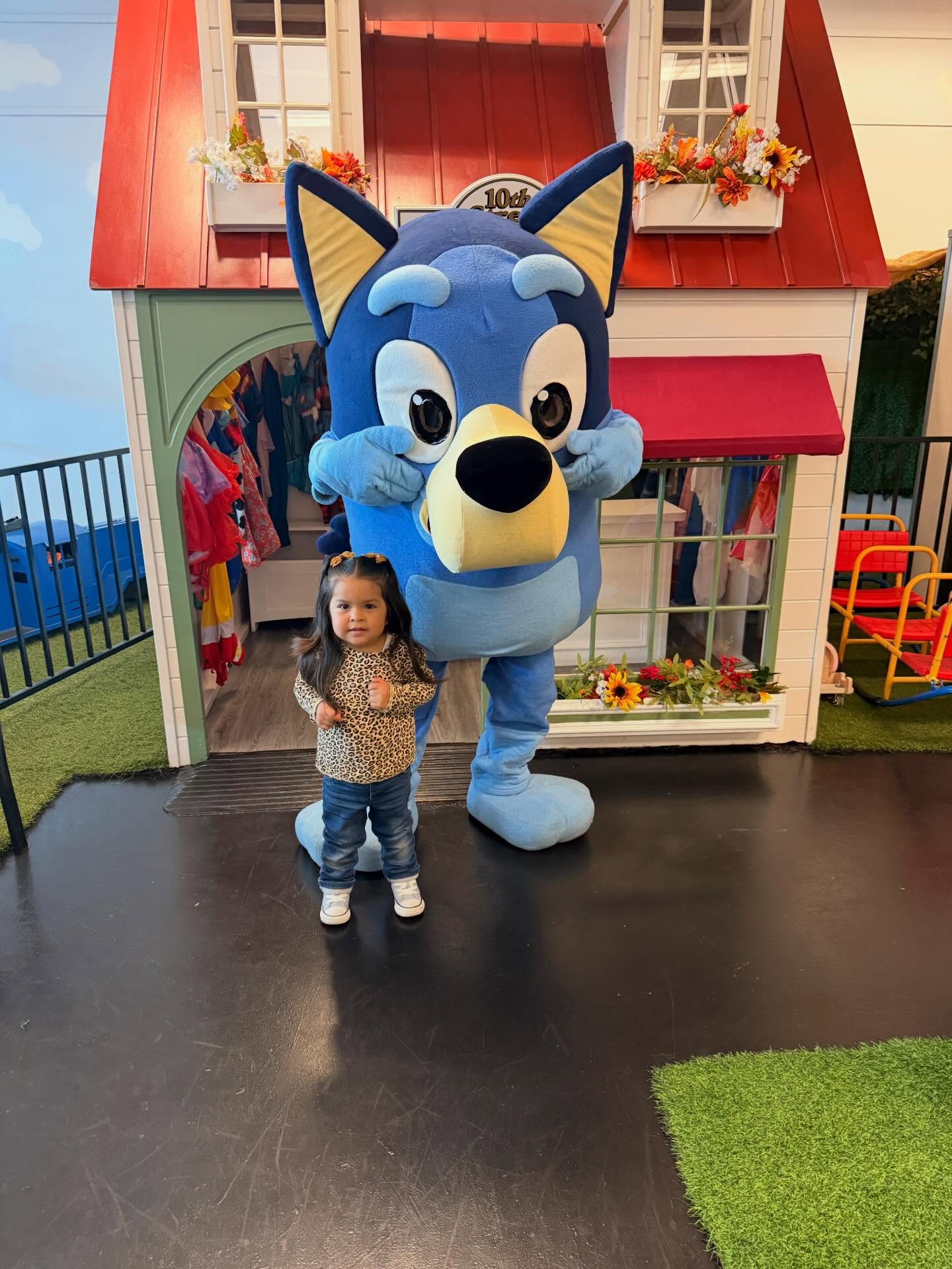 Bluey had a blast today ๐At Imagine city ๐๏ธ remember to register online for story time ๐