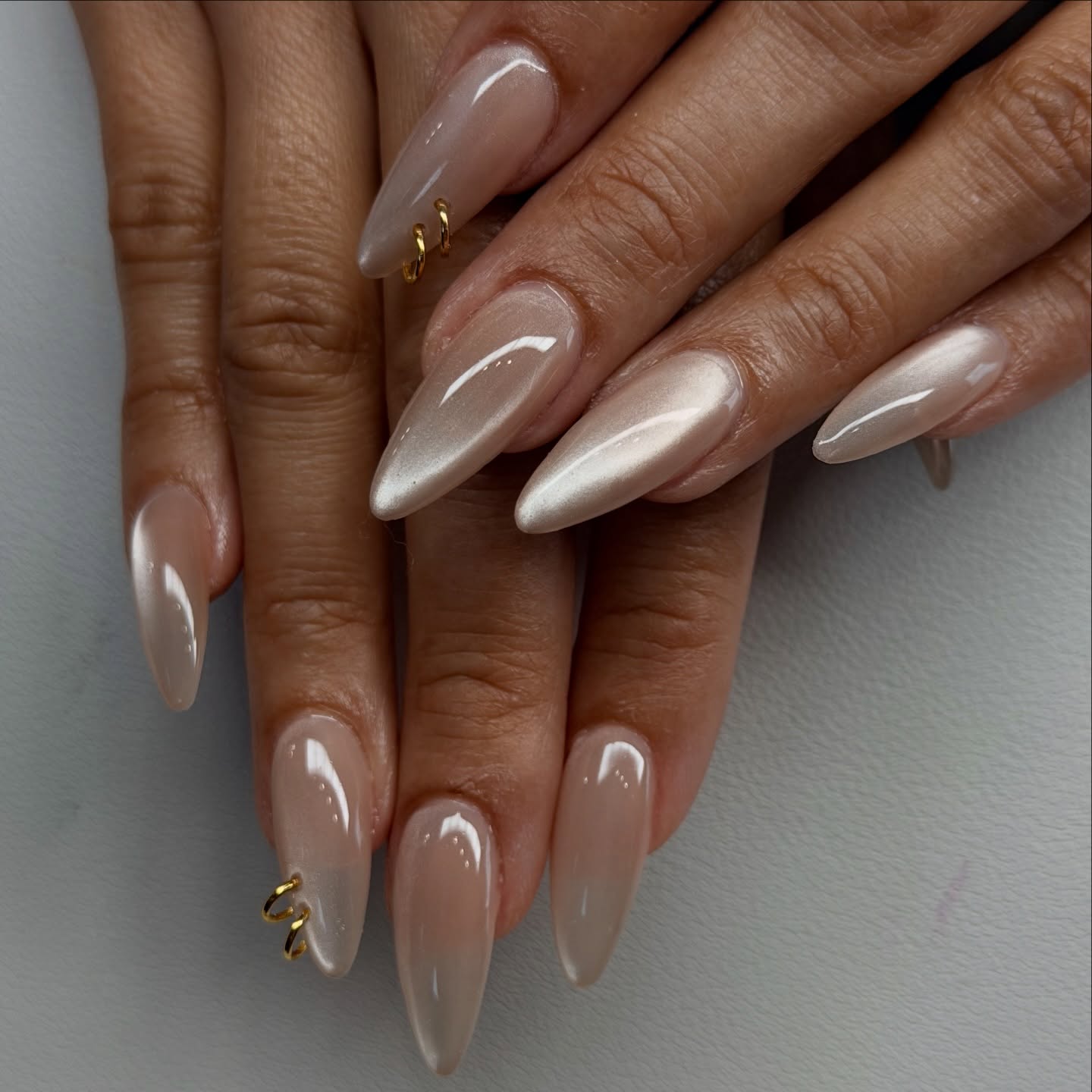 I haven’t done piercings in awhile 🤍🤍🤍
#cateyenails #gelx #nailpiercings #glassnails