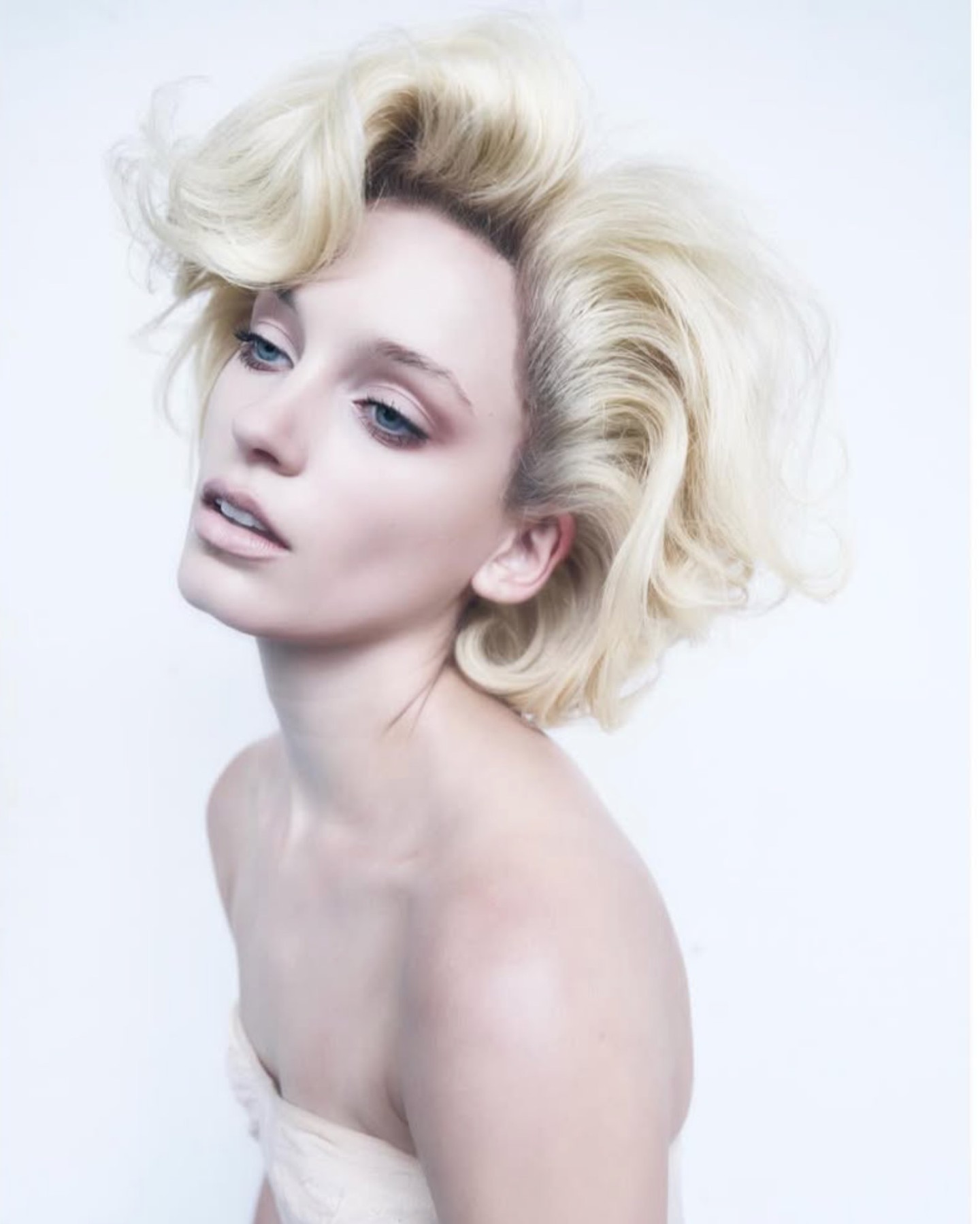 Our hairstylist @nastya_miliaeva Photo: @thomaschimney
Model: @ebba_ryberg
#lateliernyc #hair stylist