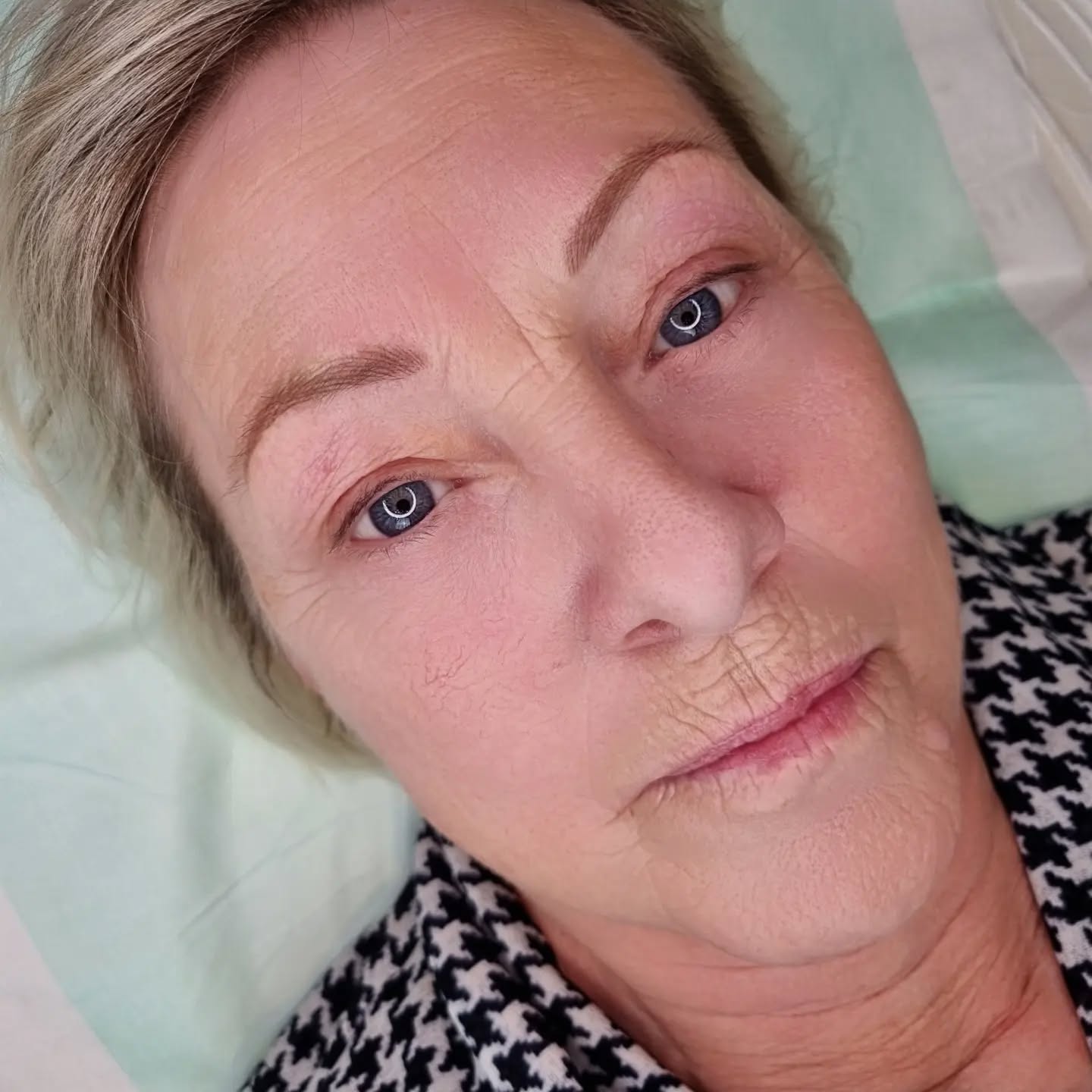 Nano Brows 💗
Client has just a few whispy natural hairs. So annoying! When you forget to take the before photo 🙈
.
.
.
.
#pmupermanentmakeup #pmuartist #nanobrows #hairstrokebrows #browsbrowsbrows #pmufreiburg #pmucheltenham #browtransformation #browsonpoint #browsonfleek #hyperrealismbrows