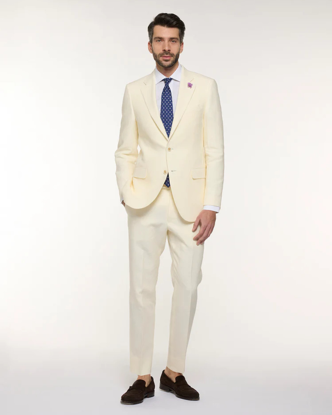 Investir pour durer : un costume Made in Italy, bien coupé et retouché, coûte moins cher par rapport qu’un achat bon marché. Chez VETEMENTS EXCELSIOR, on garantit traçabilité, retouches et service après-vente pour que chaque pièce vous accompagne longtemps. Faites le choix réfléchi pour votre garde-robe et la planète. Link in bio ✨👔🧵
Vous préférez qualité ou quantité ? Dites-nous en commentaire. #Lausanne #SlowFashion #CostumeDurable #VetementsExcelsior #MadeInItaly #StyleResponsable #PlaceBelAir #ModeSuisse #excelsior #lausanne #lausannecity #enjoylausanne #vaud #vaudpromotion #modesuisse #fashionmen