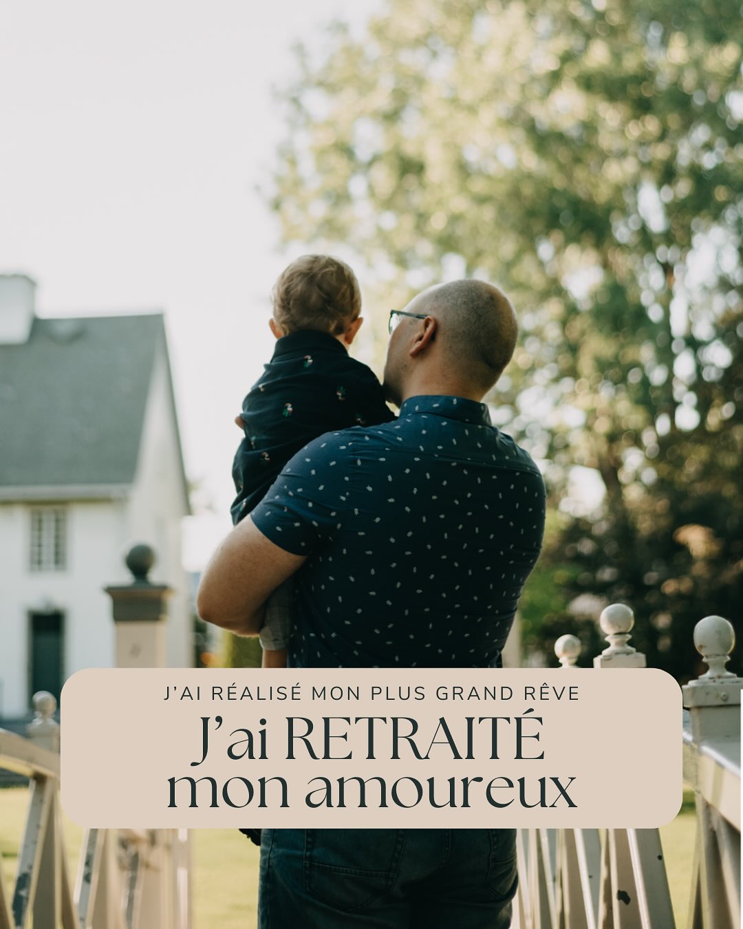 Ça fait 3 mois que je garde ce petit secret … et ça fait plus d’un an que cette décision est prise 😉
Aujourd’hui, je peux enfin vous le dire 🥹.
Et oui… j’ai retraité mon amoureux.
Après près de 20 ans de vie commune, Philippe a quitté son emploi dans la fonction publique pour rejoindre La Planificatrice à temps plein 🤍
C’est un projet qui vit dans ma tête depuis plusieurs années. Une vision que j’ai portée longtemps. Et aujourd’hui, elle est devenue réalité. (Pinch me please 💫😭!!)
Mais cette décision ne s’est pas prise du jour au lendemain.
Il y a eu des conversations tard le soir, des réflexions, des choix à faire, des peurs à dépasser… et surtout une vision très claire de la vie que nous voulions construire... et que nous avons honorée.
Parce que ce n’est pas qu’une « simple décision », dans le nouvel épisode du Podcast 168 heures, je raconte TOUTE l’histoire :
• comment cette idée est née
• le moment où tout a basculé
• les choix que nous avons faits pour y arriver
• et ce que notre vie est devenue aujourd’hui
Er en ce moment, ici, j’ai simplement envie de vous dire merci 🙏
Parce que depuis plusieurs années, vous êtes avec moi à suivre mon travail, à écouter le podcast et à supporter La Planificatrice dans tous mes projets.
D’une certaine façon, vous avez aussi contribué à rendre ce rêve possible… alors encore une fois, merci 🥹🤍
🎧 Alors si vous voulez connaître toute l’histoire, l’épisode 111 du Podcast 168 heures est maintenant disponible.
Merci d’être ici, avec moi, à travers cette belle aventure!!
Émilie xo
P.S. Nous avons écouté cette chanson pendant un an car ce rêve, pour nous, représente la liberté (Freedom) 🎶