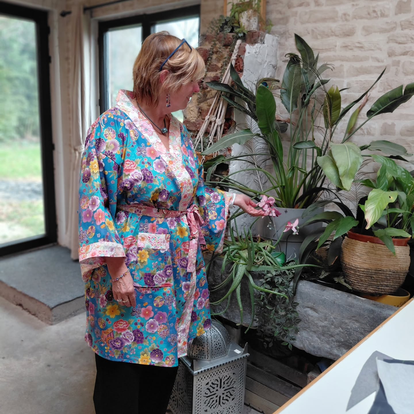 La fleur parmis les fleurs, notre Vincianne nous a crée ce magnifique kimono japonais pour sa fille, magnifique modèle et tissu, bravo.
#lesateliersgrege ,#coursdecouture #coutureaddict