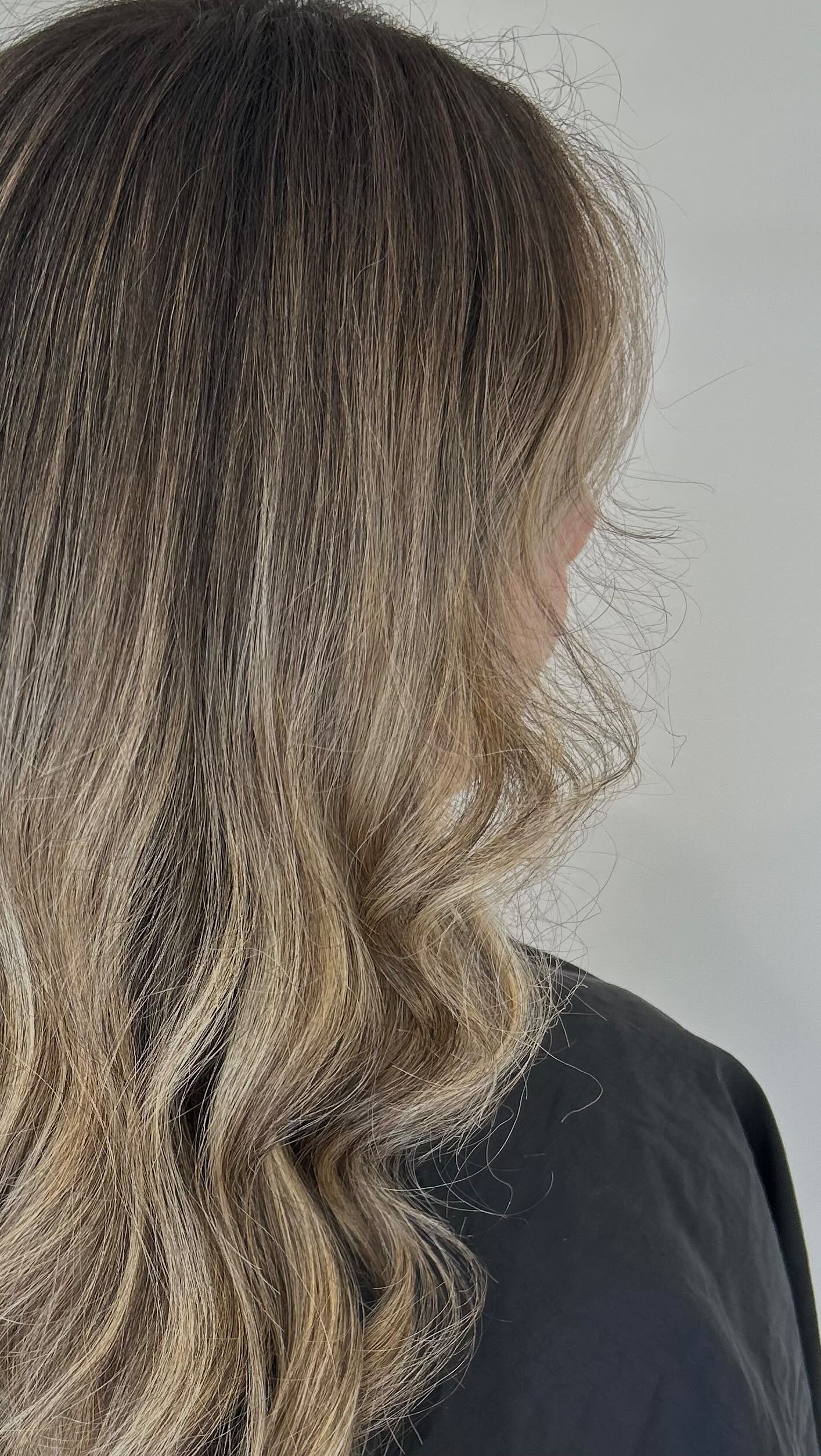 6 month maintenance 🙂↔️🩷
we did the works to make sure she can go another 6 months:
- full foil
- tip-outs
- K18 treatment
- tone
- trim
High maintenance to be low maintenance 🫶🏻