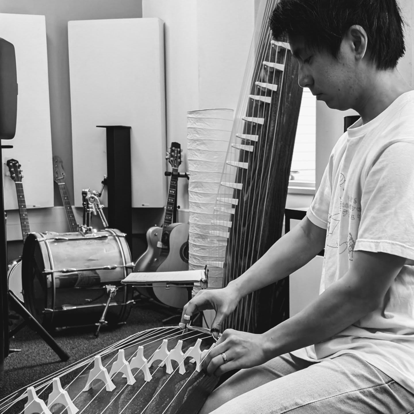 @aki.koto.uk was in today working with me on a new album featuring Koto!
Truly beautiful sounding instrument.