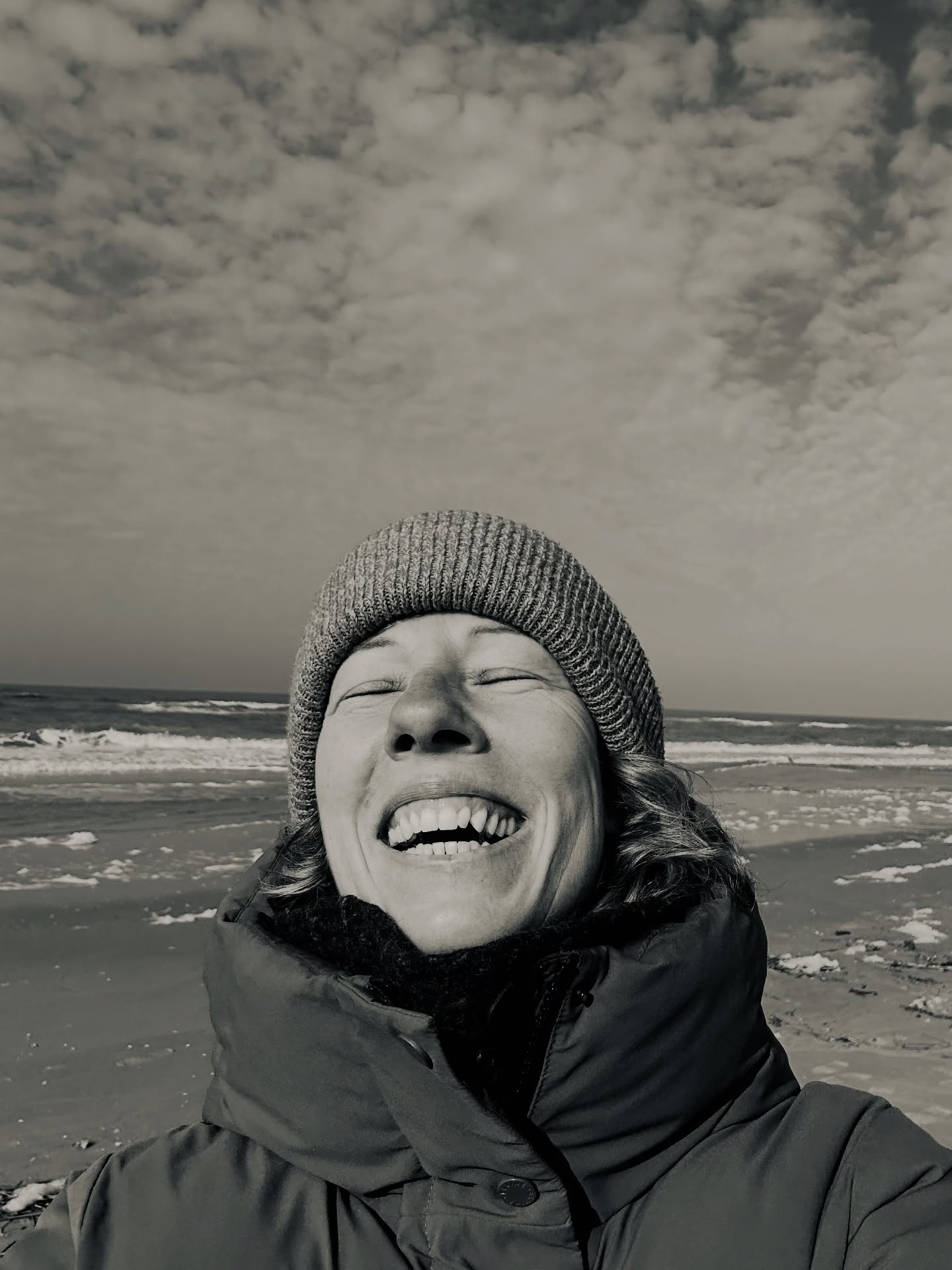 Salz im der Nase, Wind in den Haaren, Sand unter den Füßen.
Kreativspaziergang SPO
•
Salt in the air, wind in my hair, sand beneath my feet.
Creative walk at SPO.
#Spaziergang
#achtsam
#kreativ