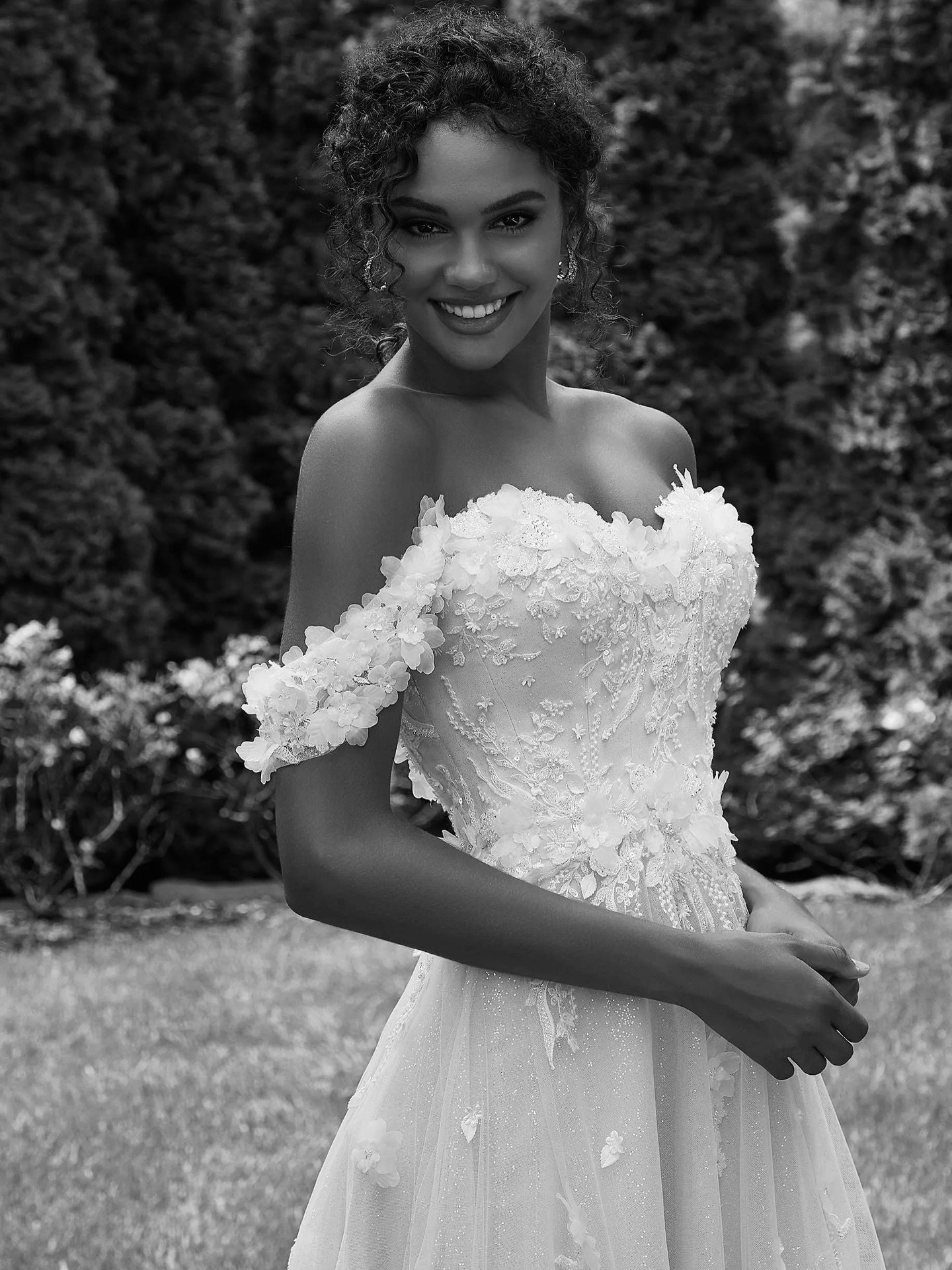 ✨ Petunia by Mori Lee ✨
Soft. Feminine. Effortlessly romantic.
This dreamy gown features a delicate sweetheart bodice with the most beautiful 3D floral appliqué, gently cascading into a light, floaty skirt that moves like magic. The off-the-shoulder floral straps add that modern fairytale touch while still feeling timeless and elegant.
She’s giving:
🌸 Garden wedding vibes
🌿 Soft glam bride
🤍 Modern romance with a hint of whimsy
Perfect for brides who want detail without heaviness and drama without the weight.
✨
#MoriLeeBride #RomanticBride #GardenWeddingDress #CumbrianBrides #weddingdressinspo