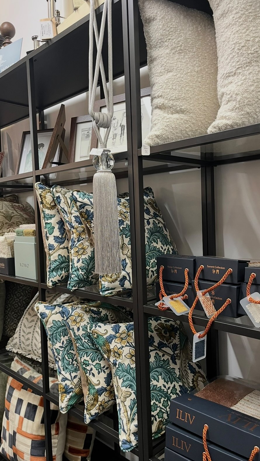 Step inside the Lynne Kelly Interiors showroom in Melbourne, Derbyshire ✨
Discover a curated collection of luxury cushions, decorative photo frames, home accessories and soft furnishings, carefully selected to help you style a home that feels timeless, warm and beautifully considered.
Visit us in Melbourne, Derbyshire for interior inspiration and unique pieces for your home 🩷