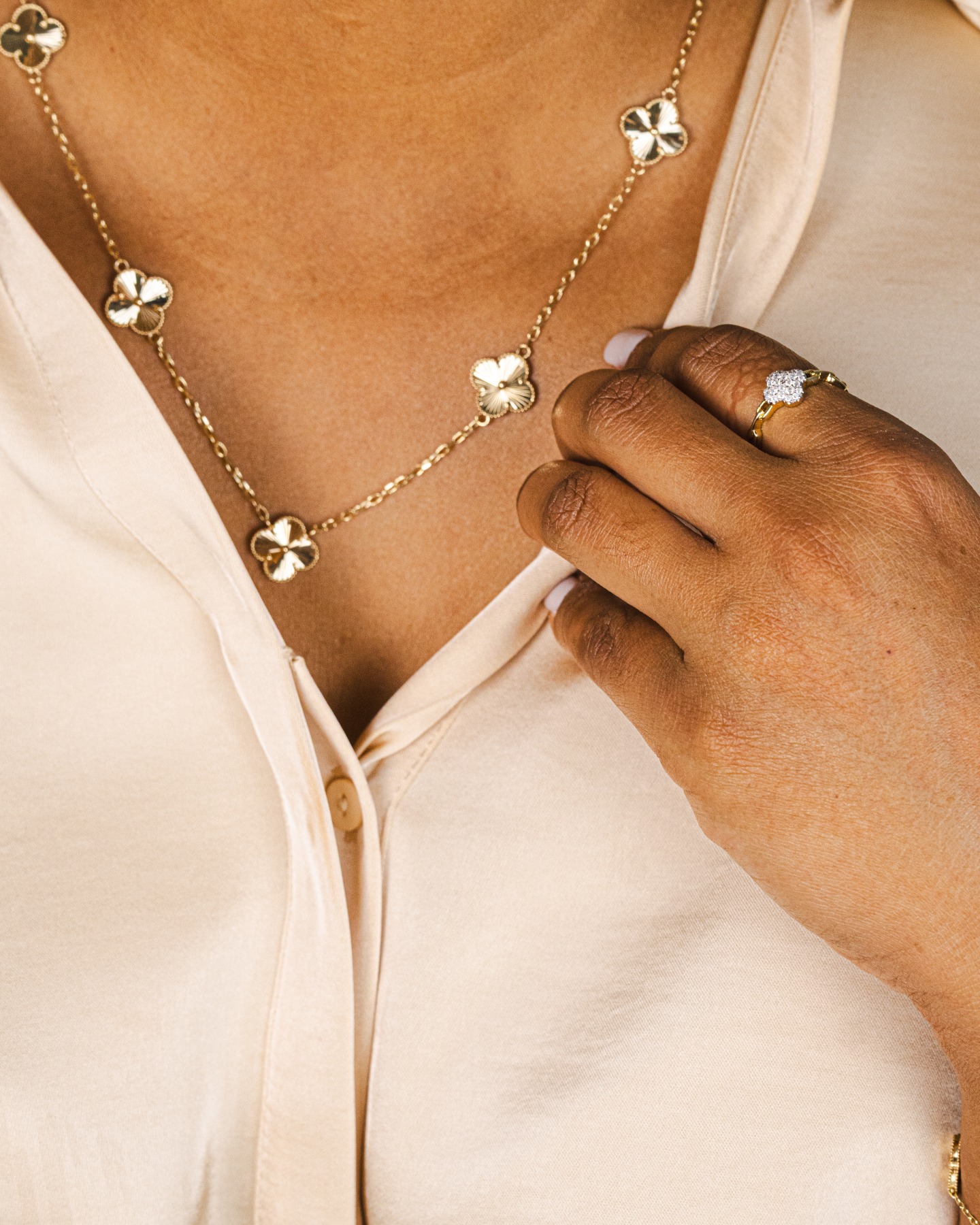 Discover fine jewelry and luxury timepieces curated for those who appreciate craftsmanship and legacy. 💎
From diamond necklaces to iconic designer watches, NovaOro offers timeless investment pieces that elevate every collection.
📍 9726 US-192, Clermont, FL 34714
📞 (863) 204-8623
📧 novaorojewelry@gmail.com
#novaorojewelry #finejewelry #diamonds