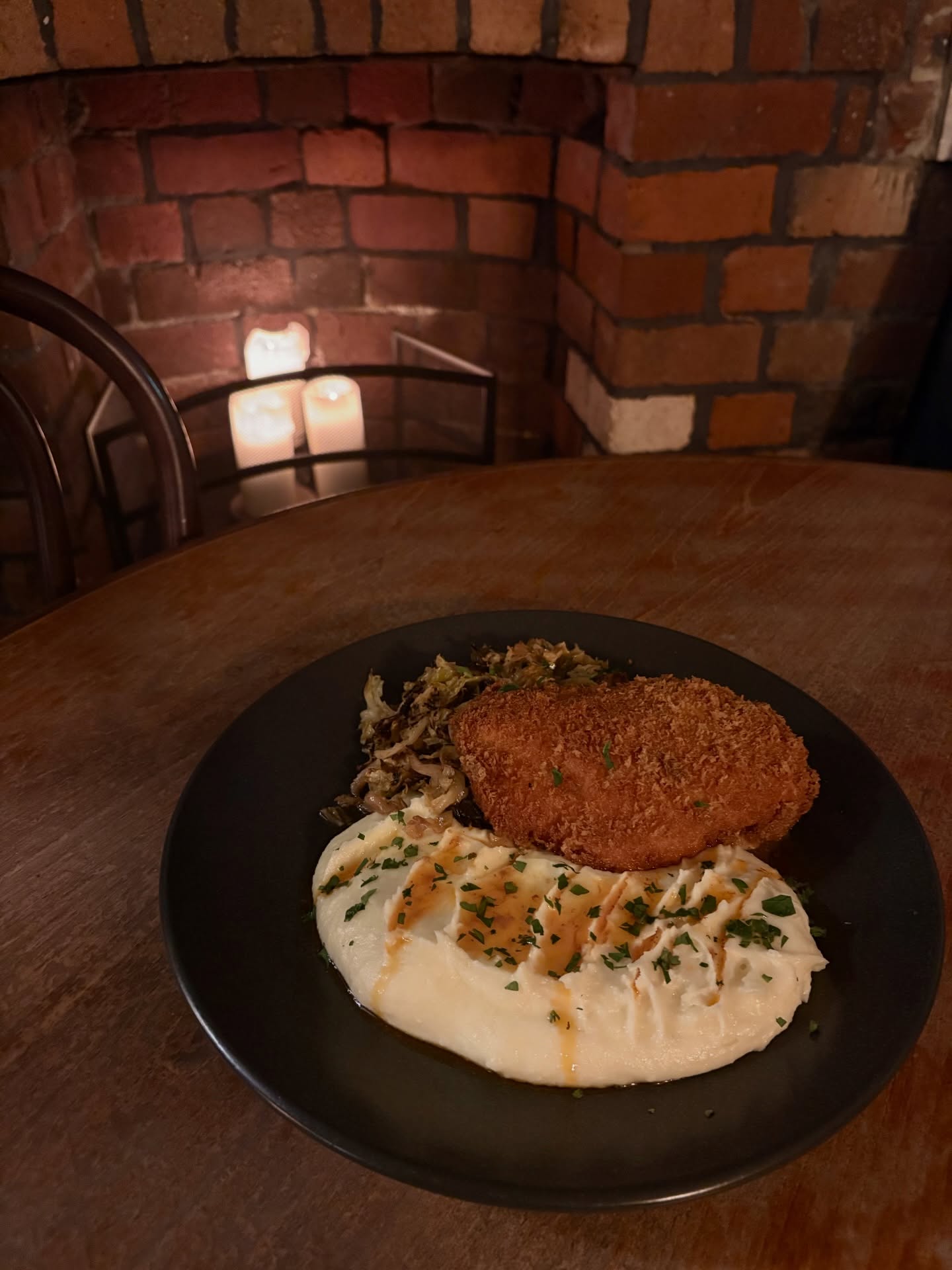 🌟Chicken Kiev, filled with sobrasada butter, served on pomme puree, and savoy cabbage🌟
Not only have we launched our new lunch menu, our main menu has also had an update!
Come and check out the rest of the new small plates and mains..
#eastonbristol #bristolbs5 #bristolfoodie #bristolpubs #bristolfoodanddrink