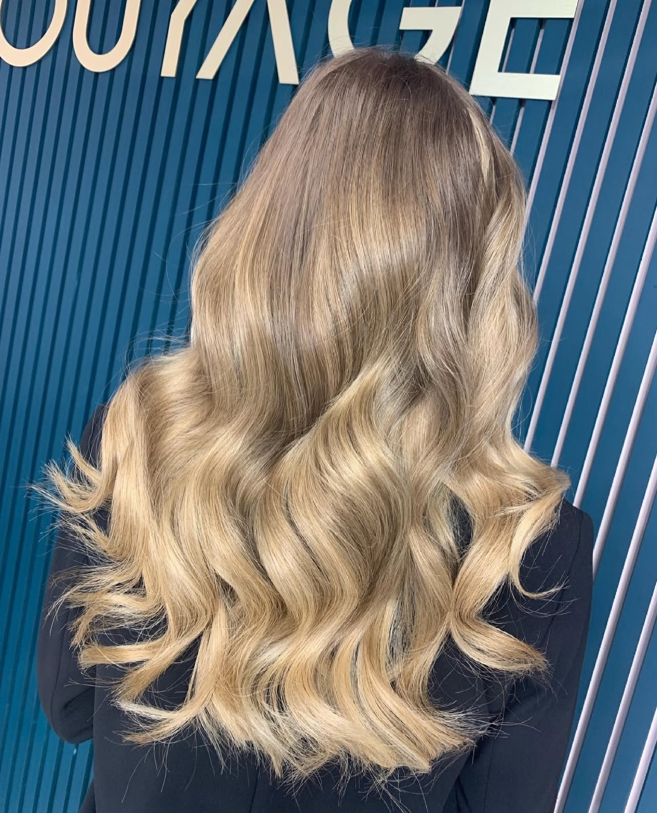 18” Beauty Works Extensions 🤍
Seamless length. Undetectable blend. Instant confidence.
Perfect for adding fullness and soft length without compromising the health of your natural hair. Applied by our expert stylists for a flawless, luxury finish every time.
Ready for your hair upgrade?
📩 DM us or book your consultation today.
📍 St Albans, Hertfordshire
#BeautyWorksExtensions #18InchExtensions #LuxuryHair #HairGoals #BouyageHair
