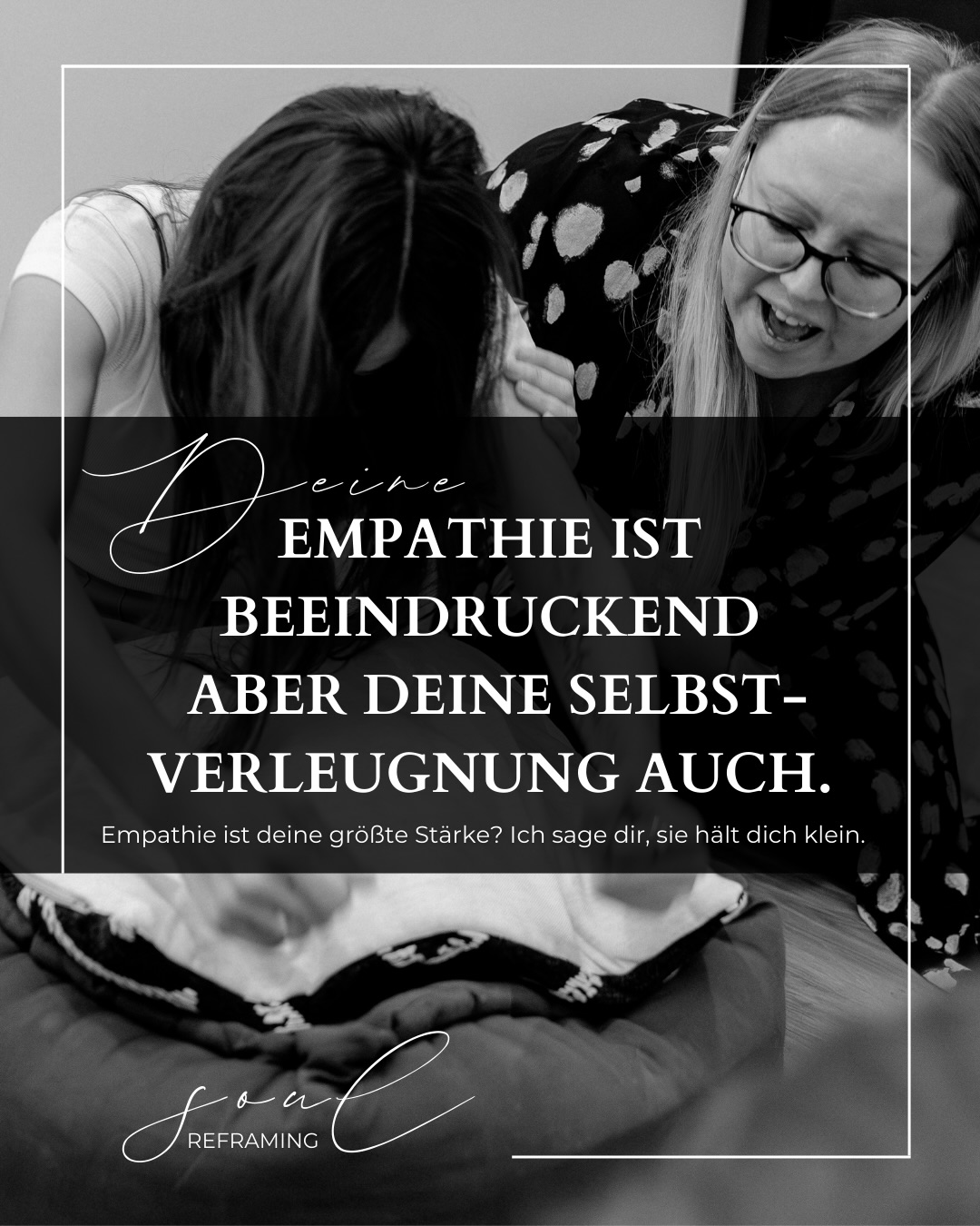 An alle Frauen, die immer zuerst fühlen, was die anderen fühlen:
Du liest jeden Raum.
Aber hörst du auch deine eigene Stimme?
Vielleicht ist es Zeit, nicht mehr nur nach außen zu spüren –
sondern nach innen.